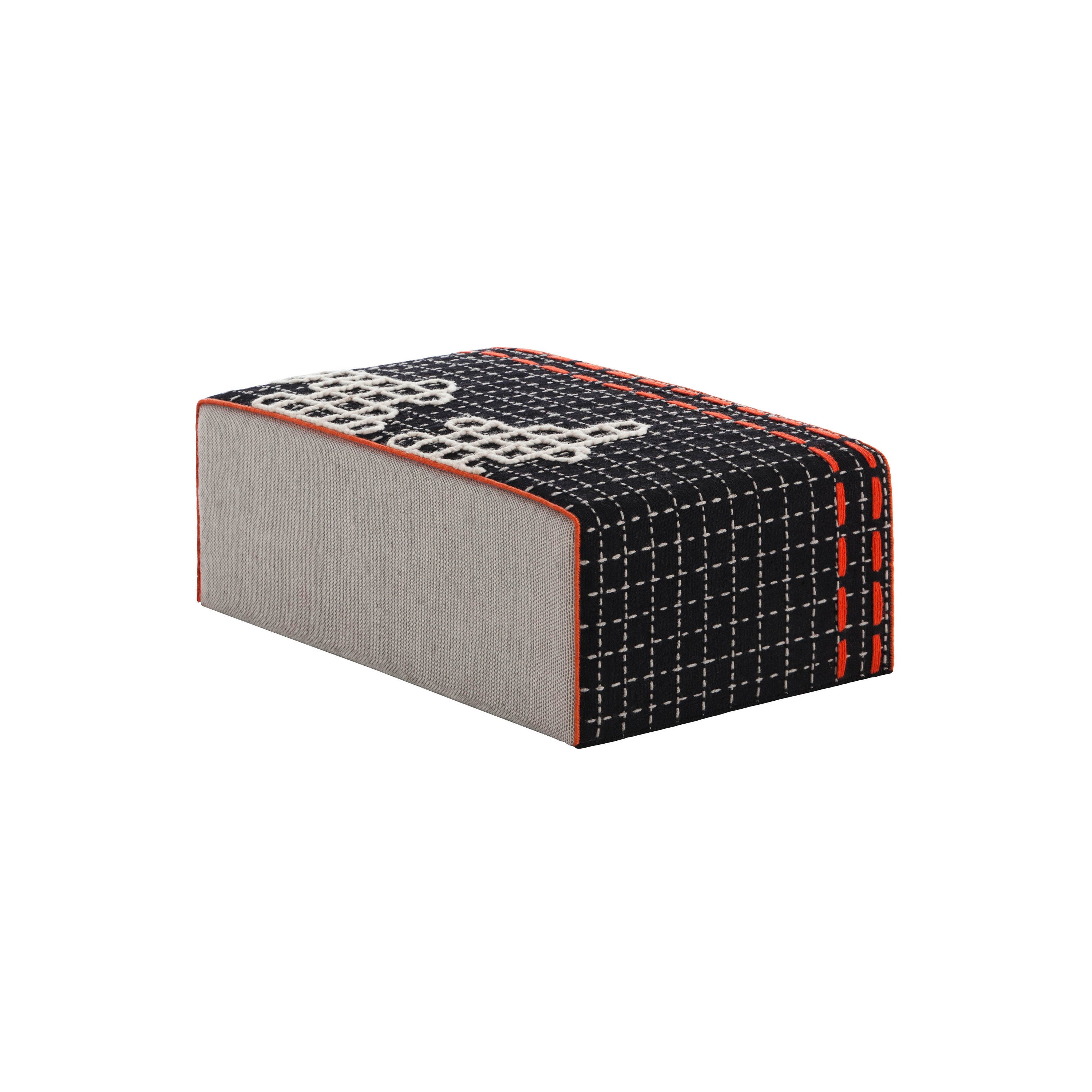 Vertoon produk Bandas Big Pouf D Black 27 van vervaardiger GAN