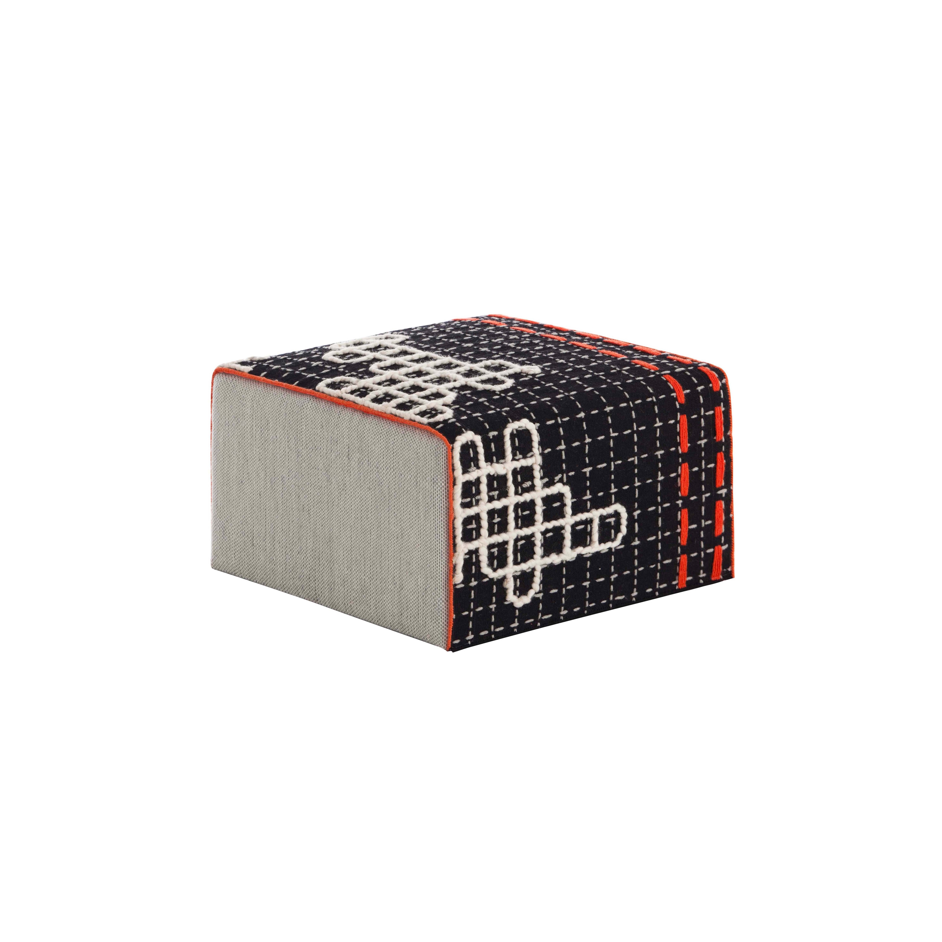 Bandas Small Pouf D Black 37
