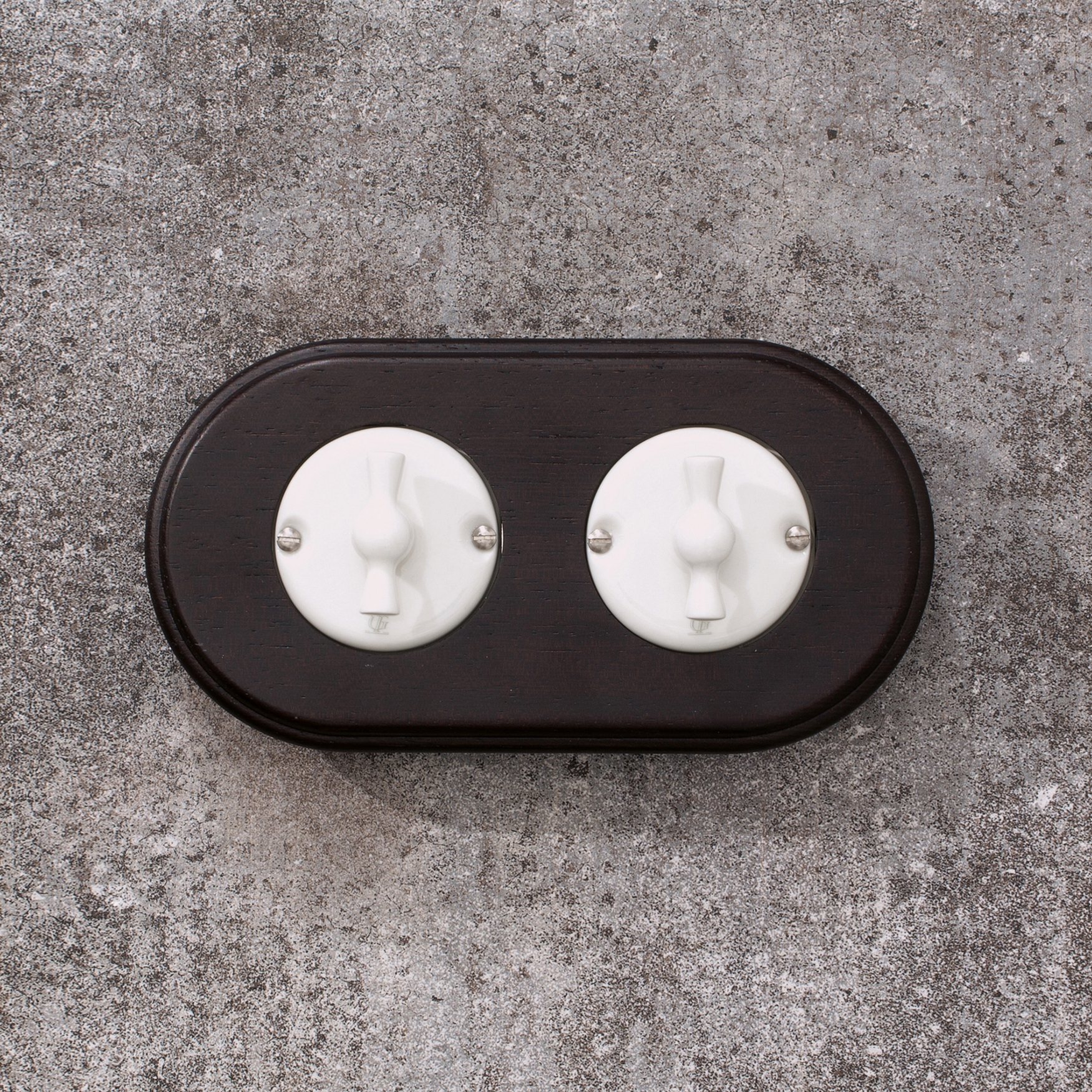 Produkt Arreda round⎟double switch des Herstellers Gi Gambarelli anzeigen