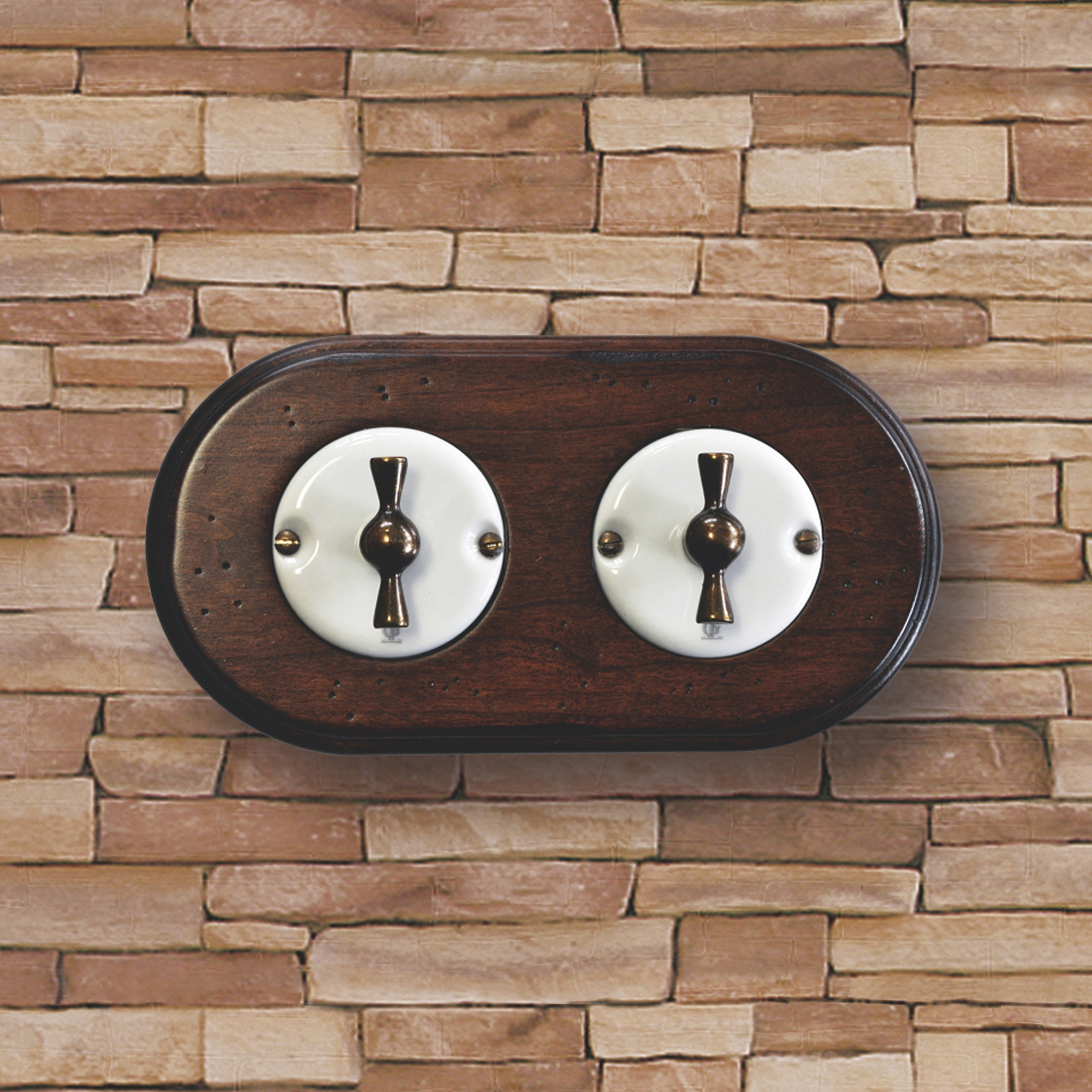 Produkt Arreda round⎟double switch des Herstellers Gi Gambarelli anzeigen