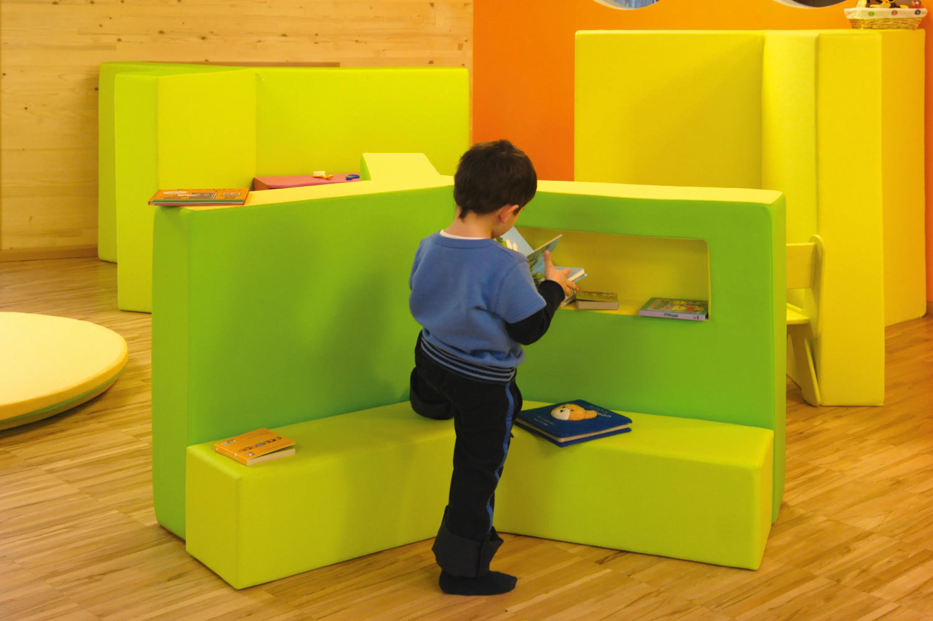 PLAY+ - Libreria Y®