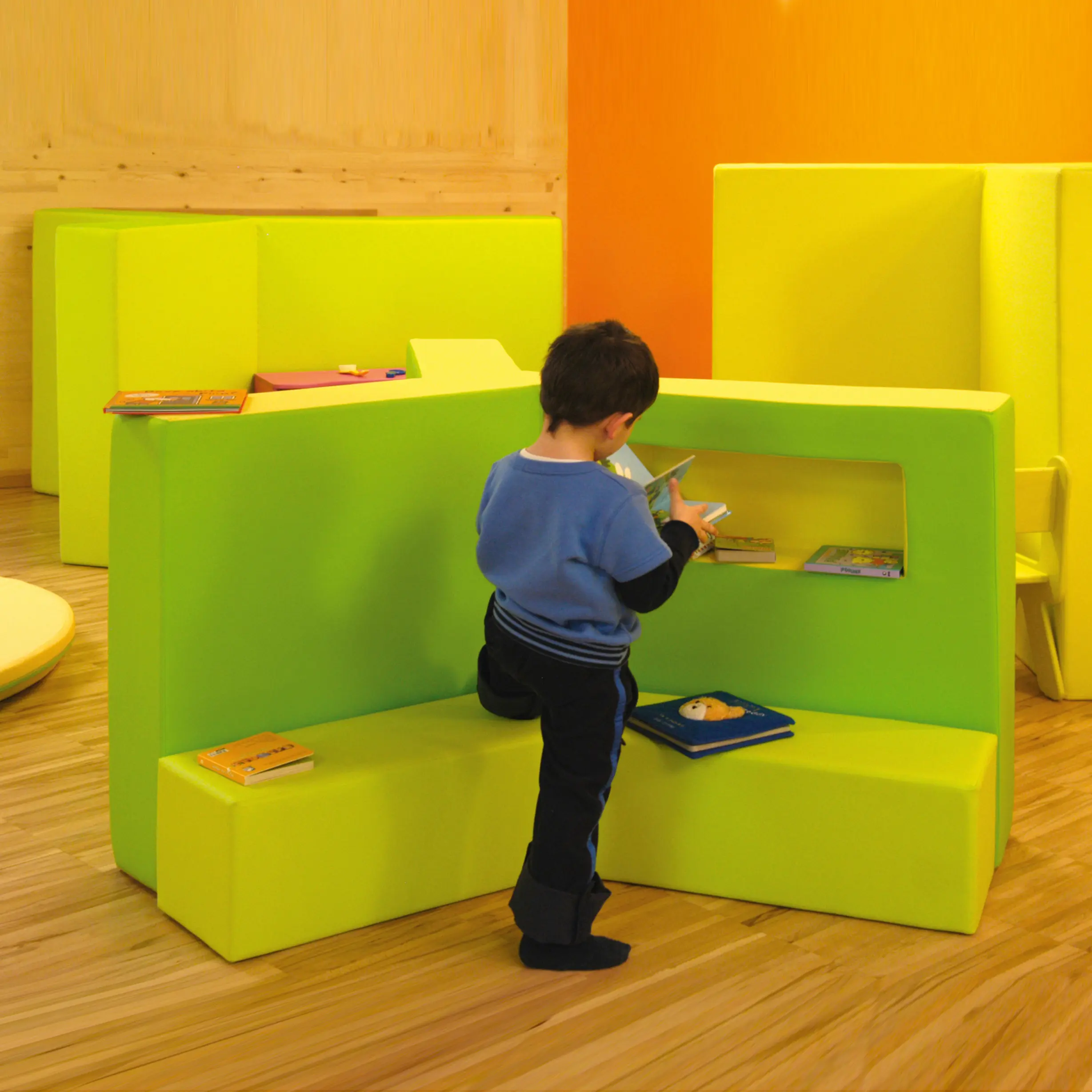 PLAY+ - Libreria Y®