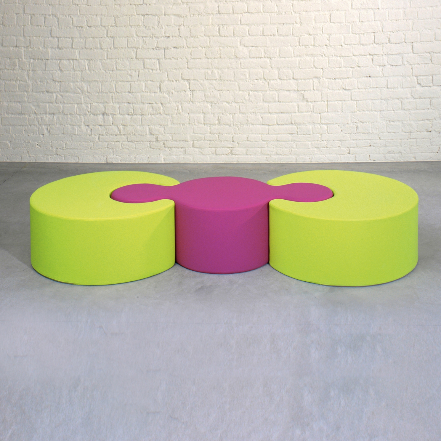 Display product Molecola 2® from manufacturer PLAY+
