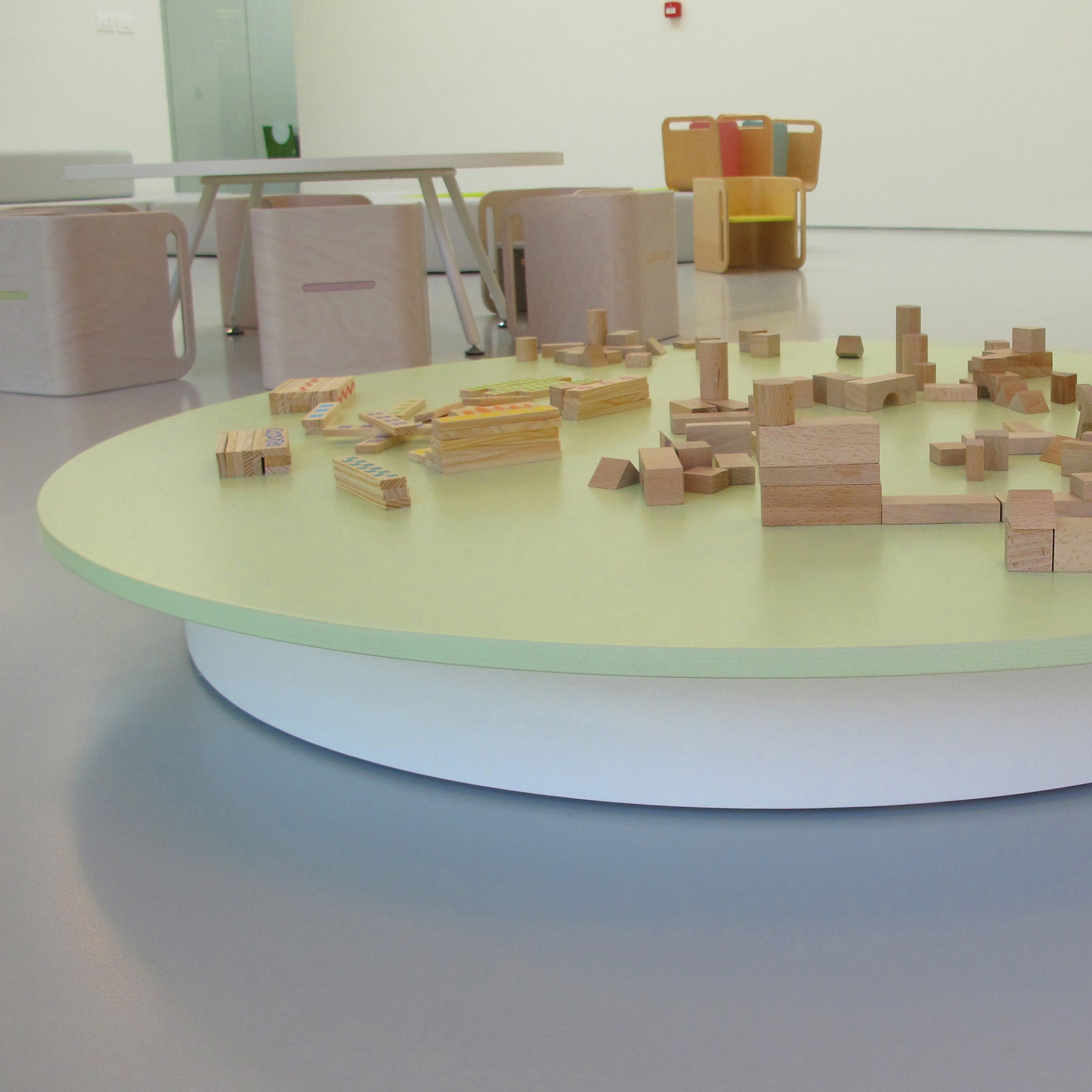 Display product Round construction game from manufacturer PLAY+