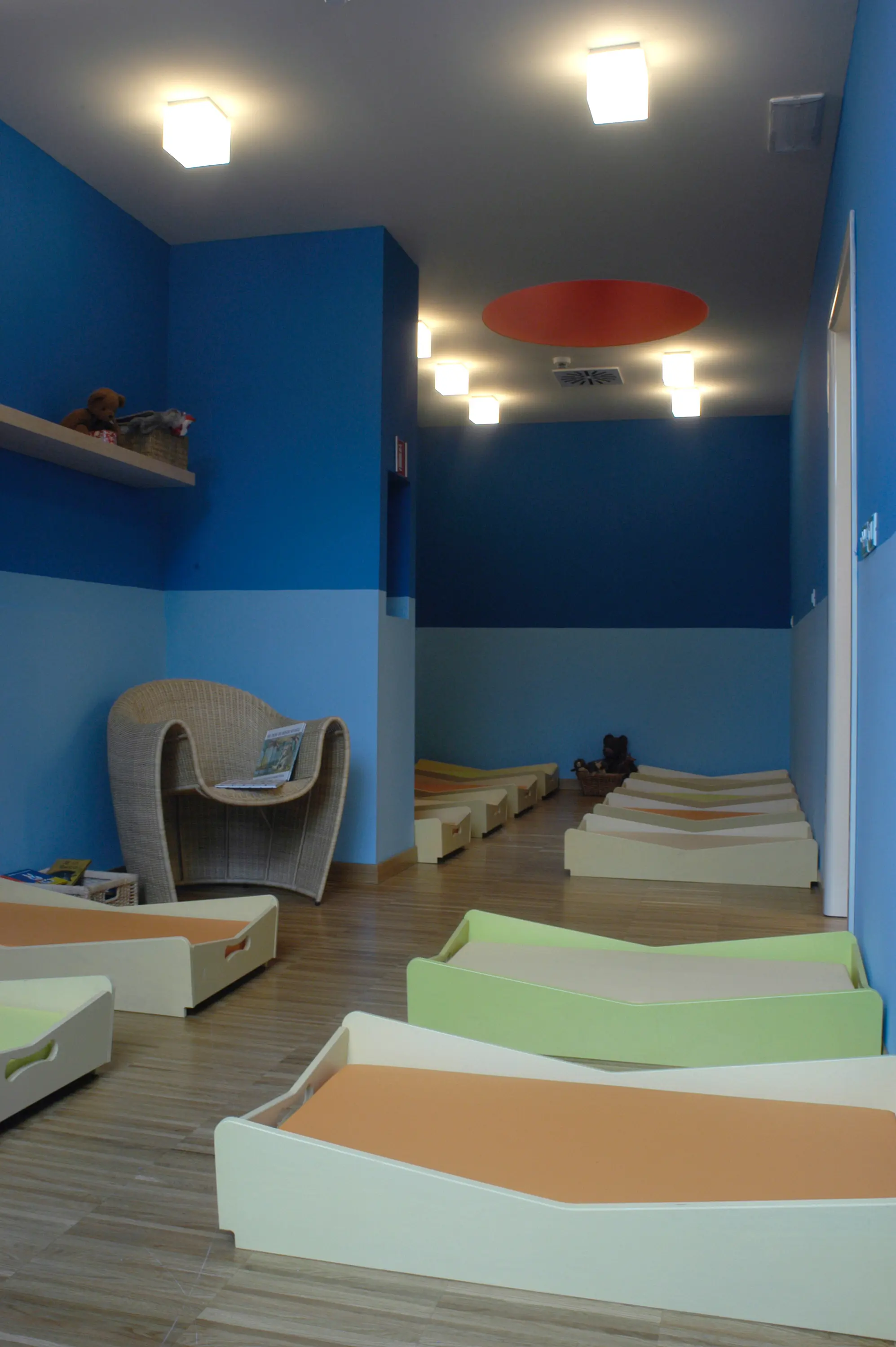 gallery-slide-0