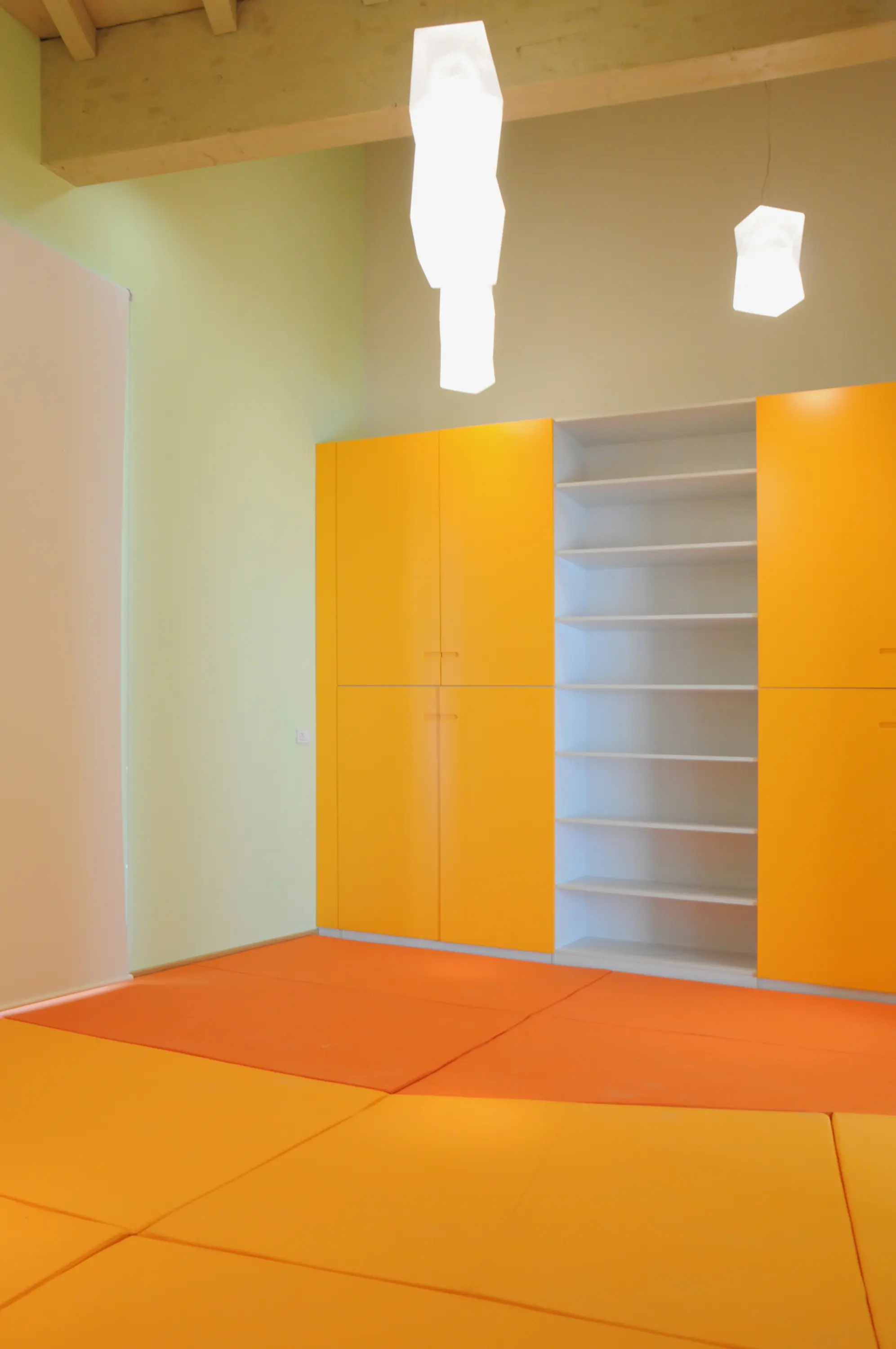gallery-slide-1