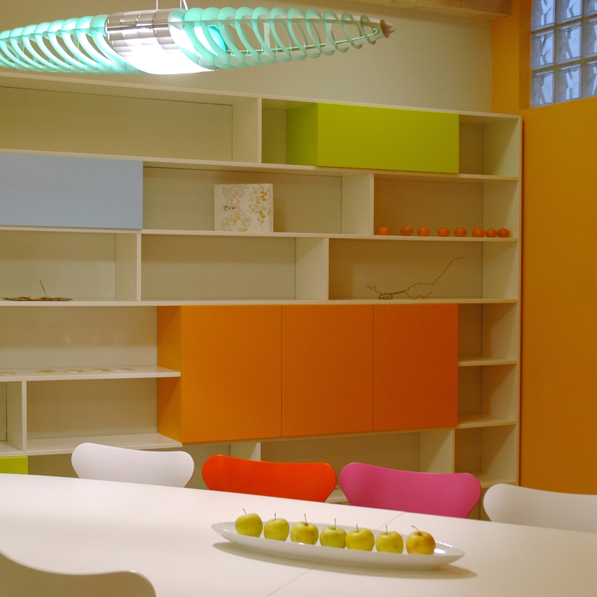 Display product Office "in linea" bookshelf from manufacturer PLAY+
