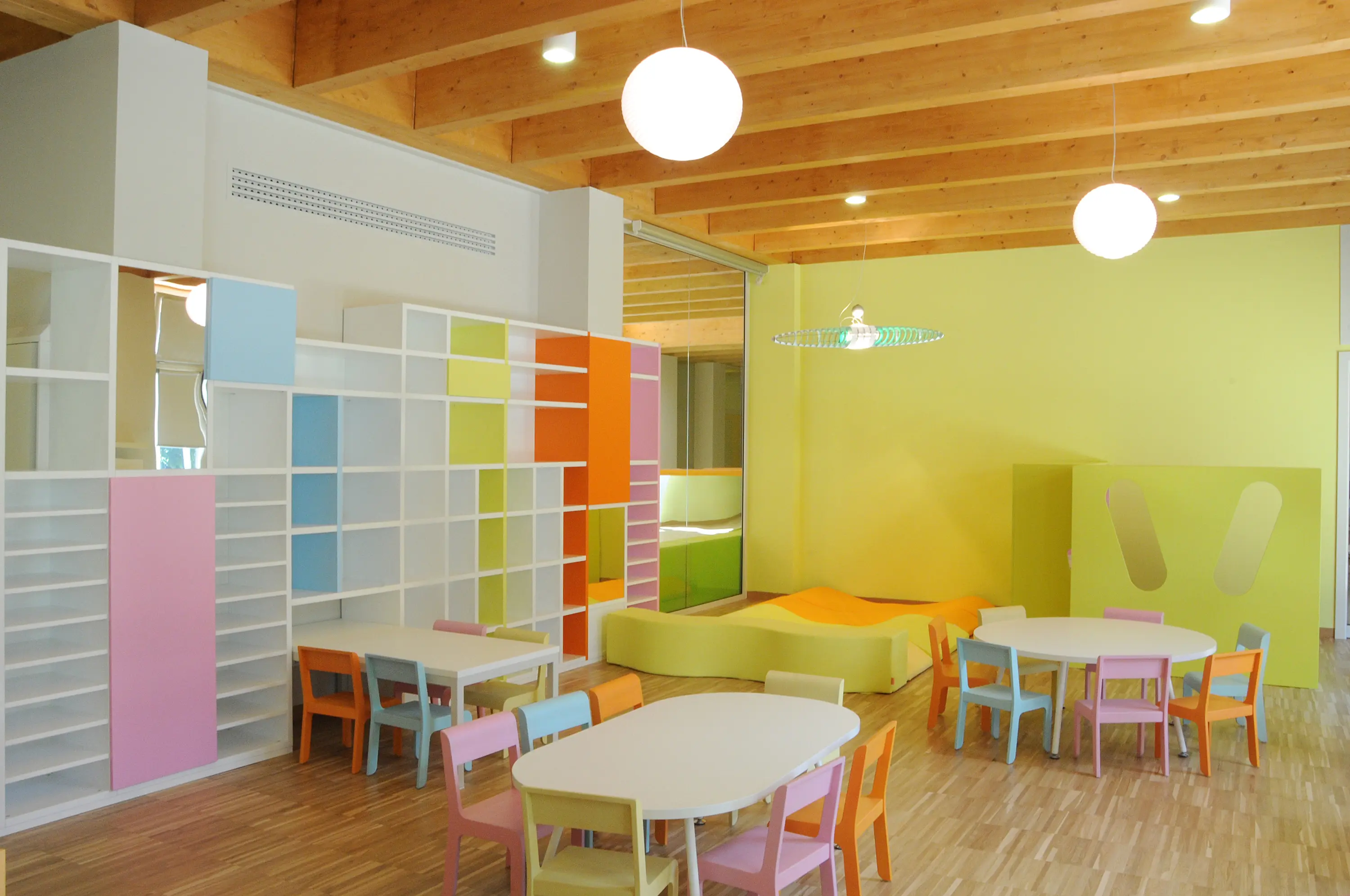 gallery-slide-0