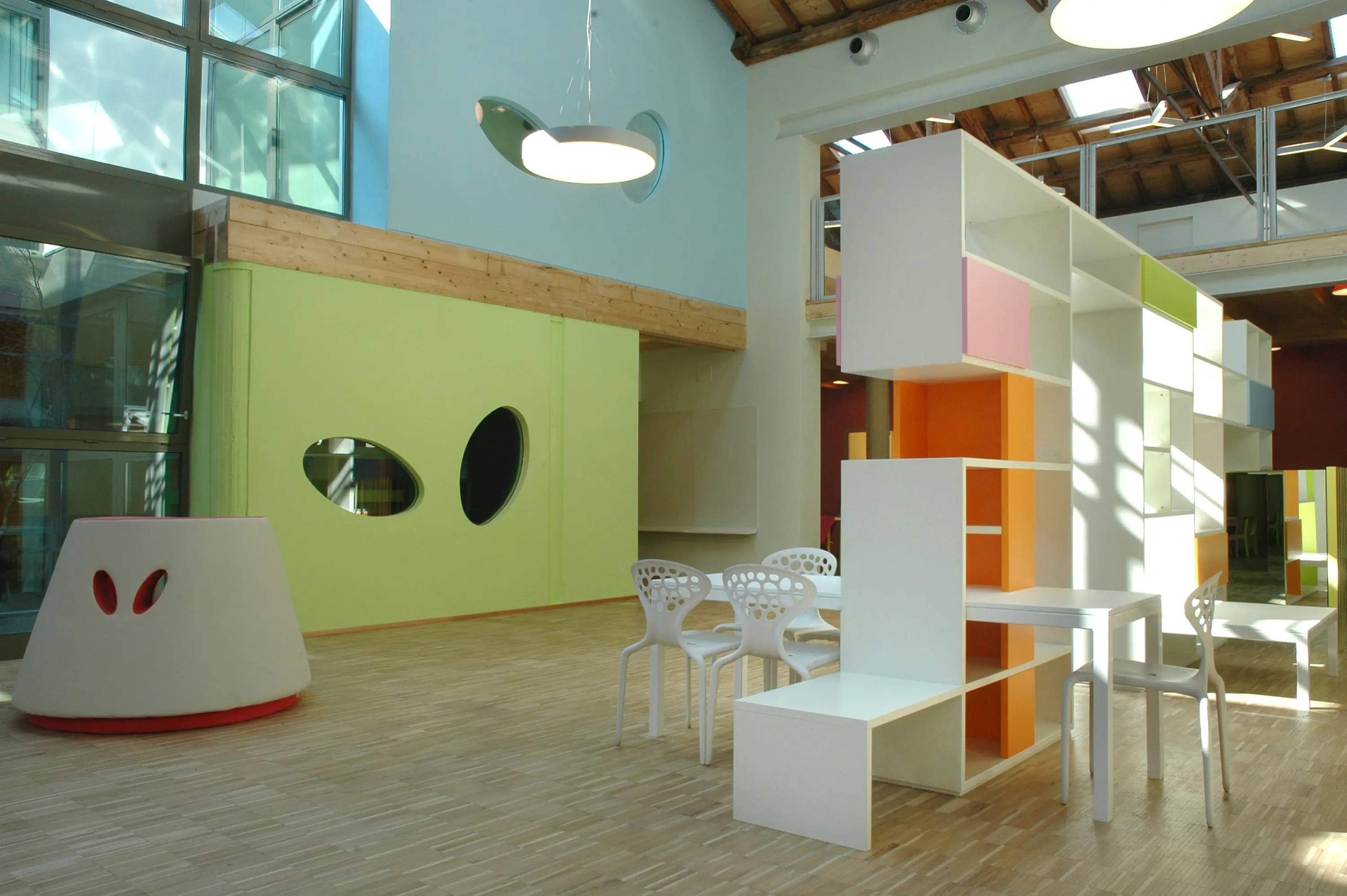 PLAY+ - Piazza "in linea" bookshelf
