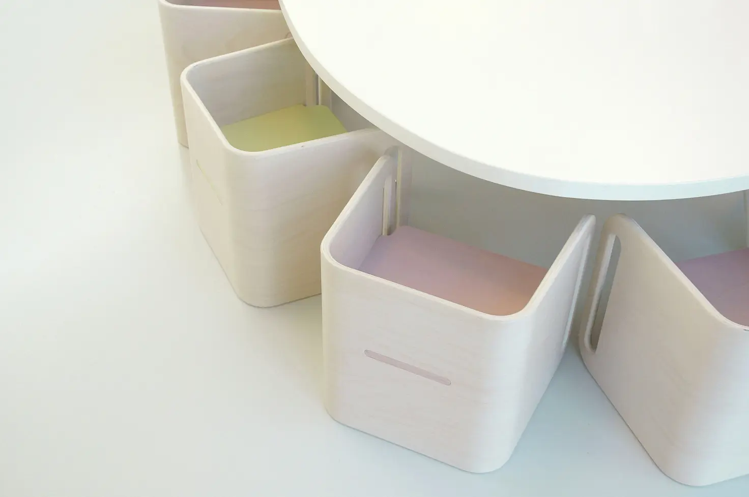 PLAY+ - Double height chair