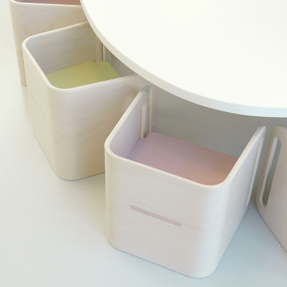 Display product Double height chair from manufacturer PLAY+