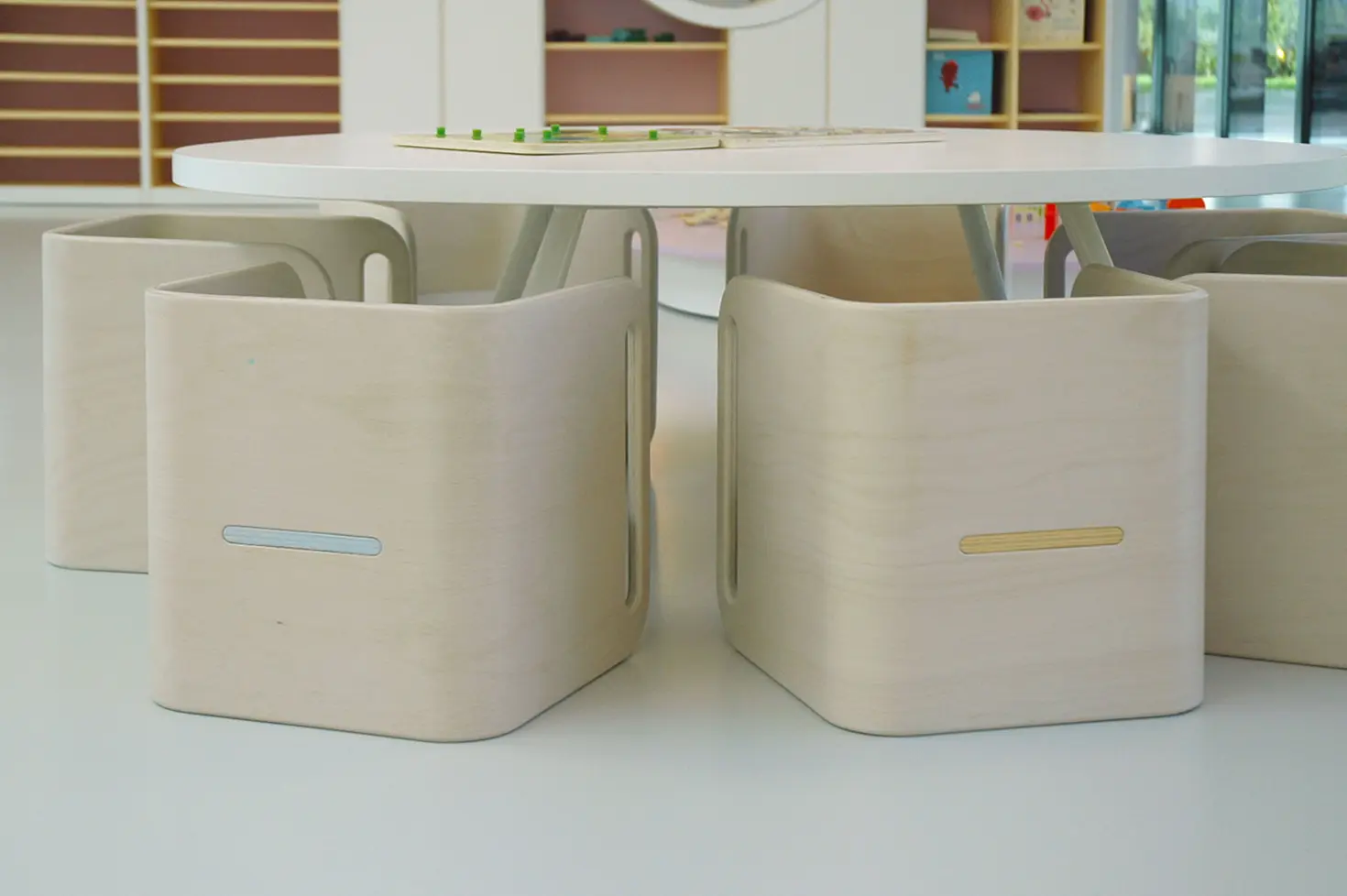 PLAY+ - Double height chair