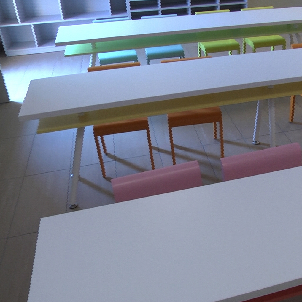 Display product Table rectangular top from manufacturer PLAY+