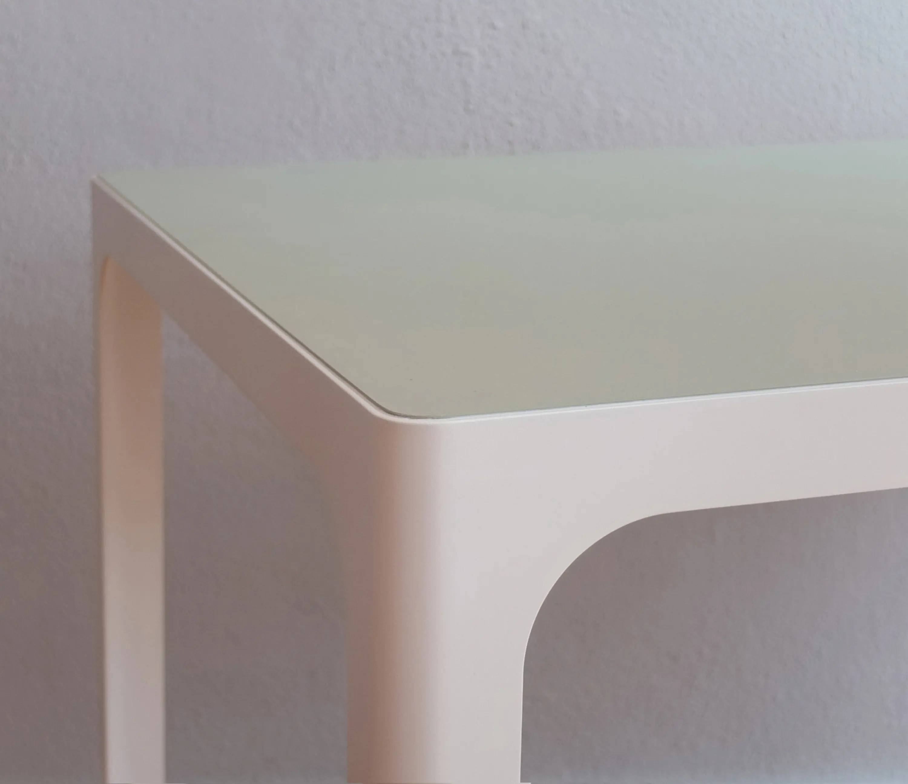 olaf riedel - TR12 HPL Table