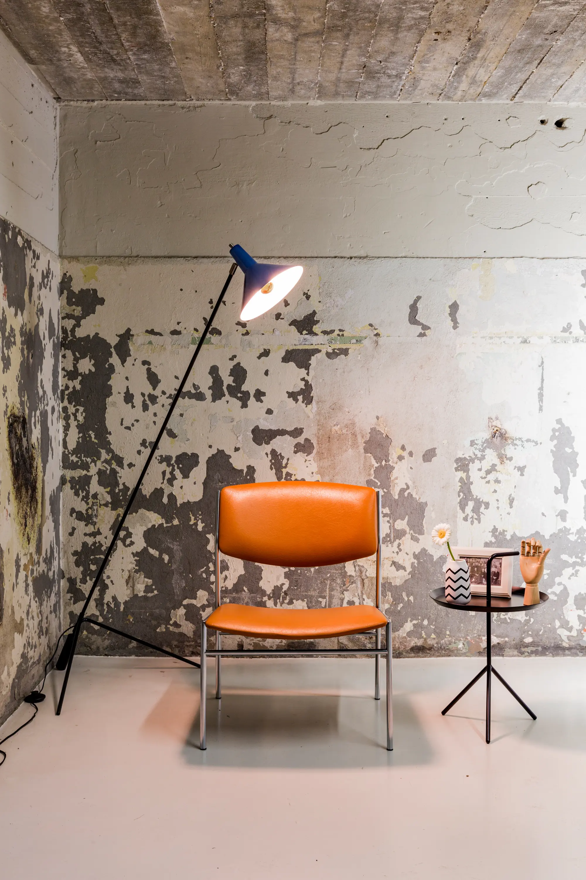 ANVIA - Floor Lamp No.1502: The Grasshopper