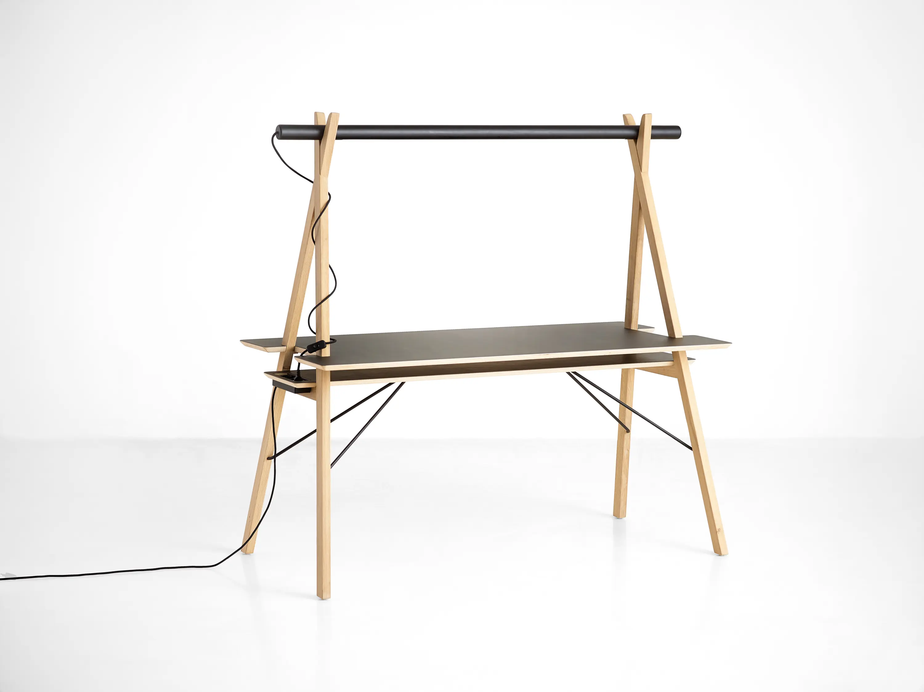 WOUD - AA Desk