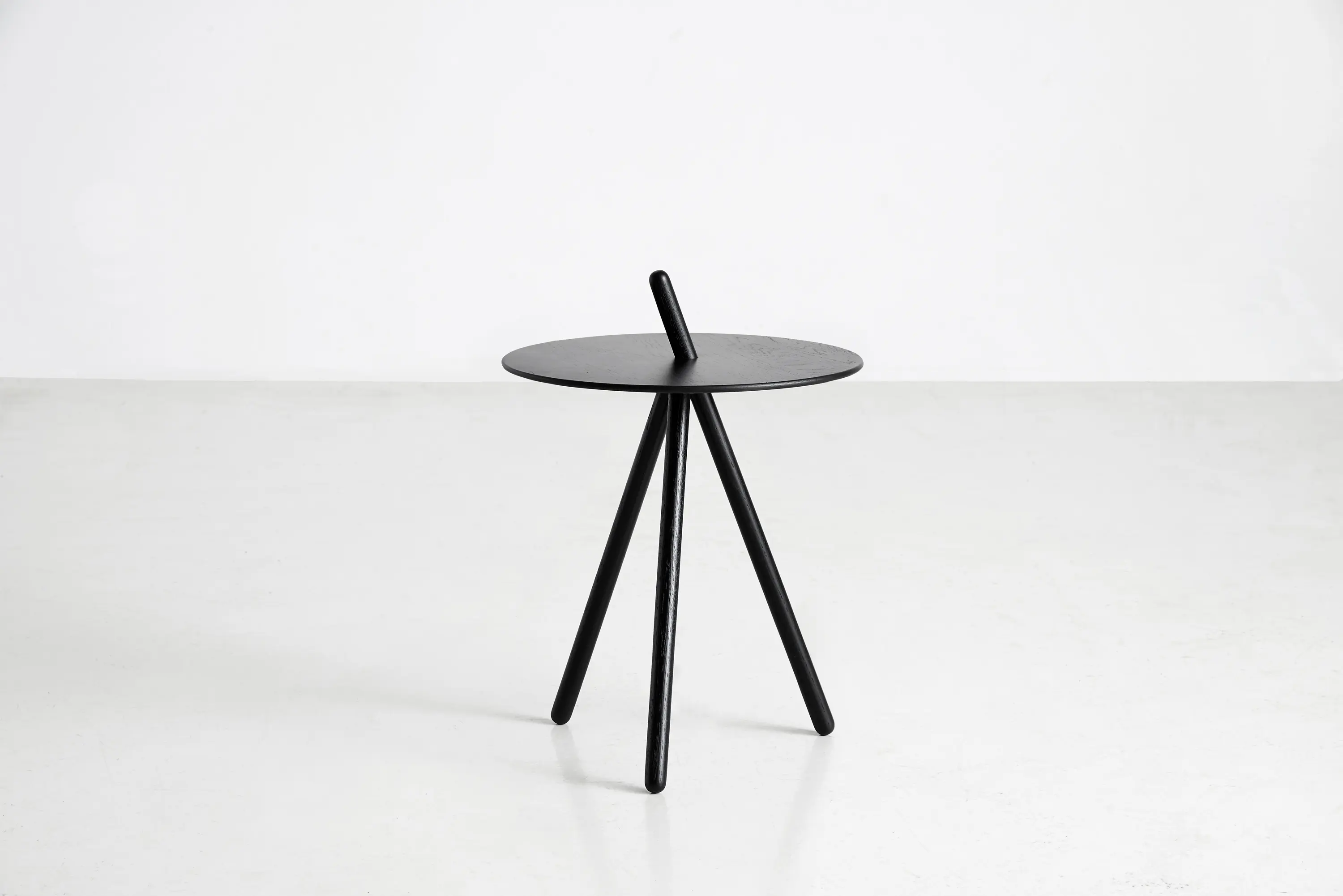 WOUD - Come Here Side Table