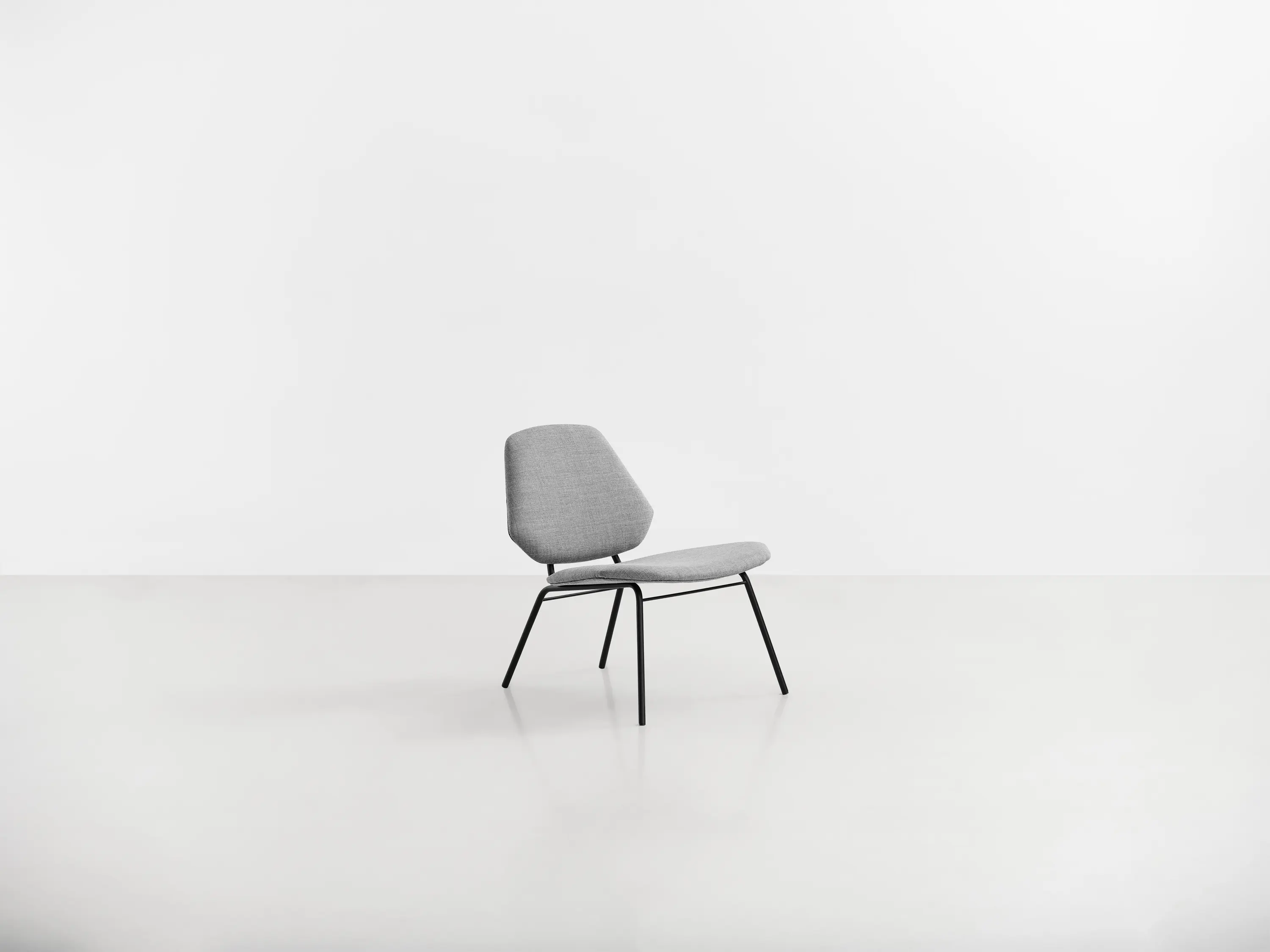 WOUD - Lean Lounge Chair
