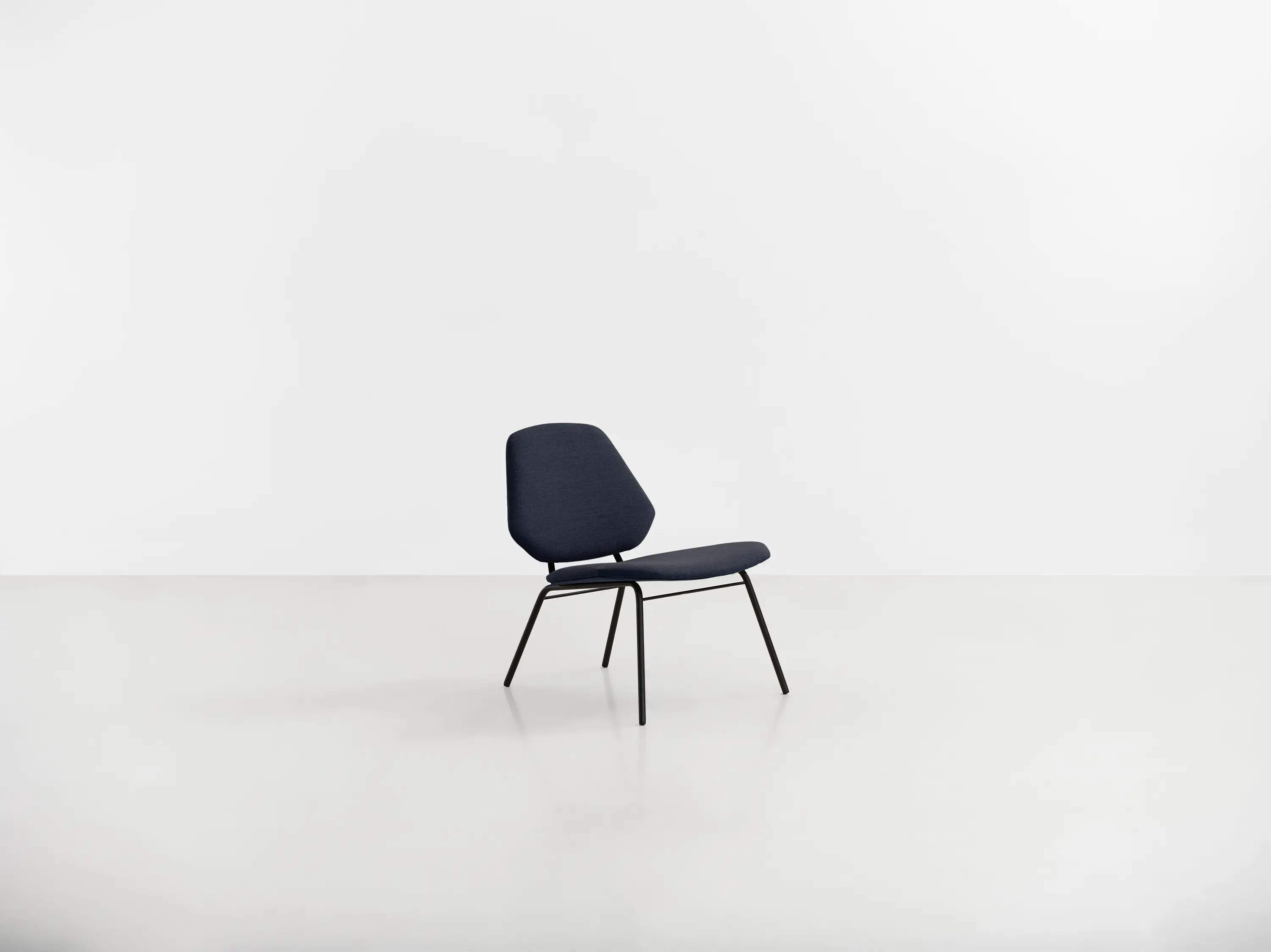 WOUD - Lean Lounge Chair
