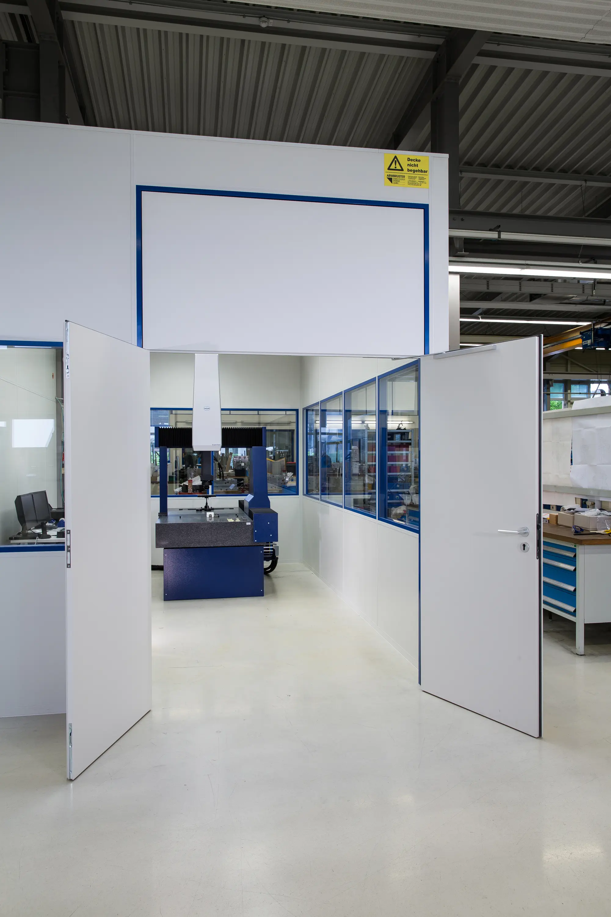 Armbruster - Hallenbüro