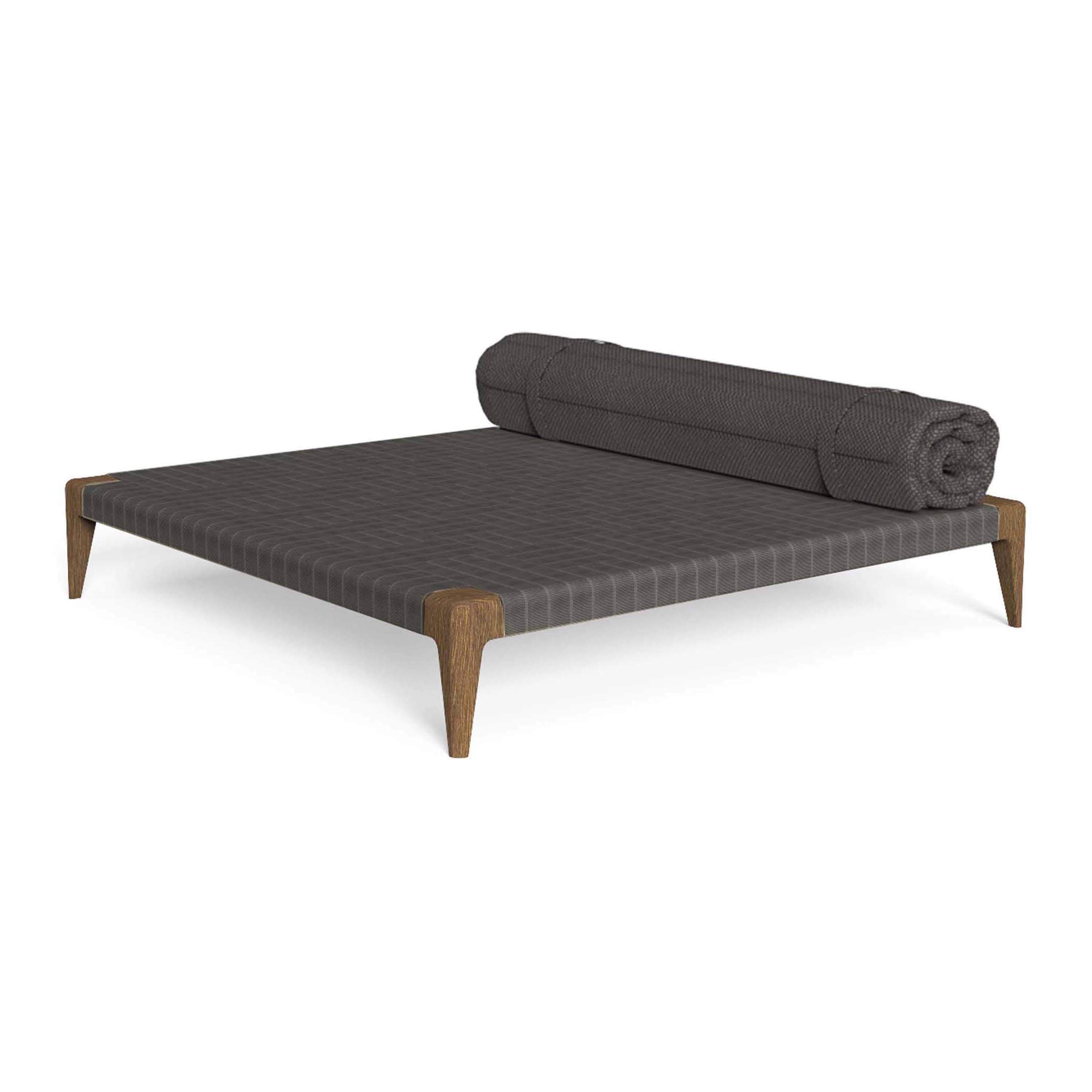 Mostra il prodotto Cruise Teak | Pouf 150X150 Cushion del produttore Talenti