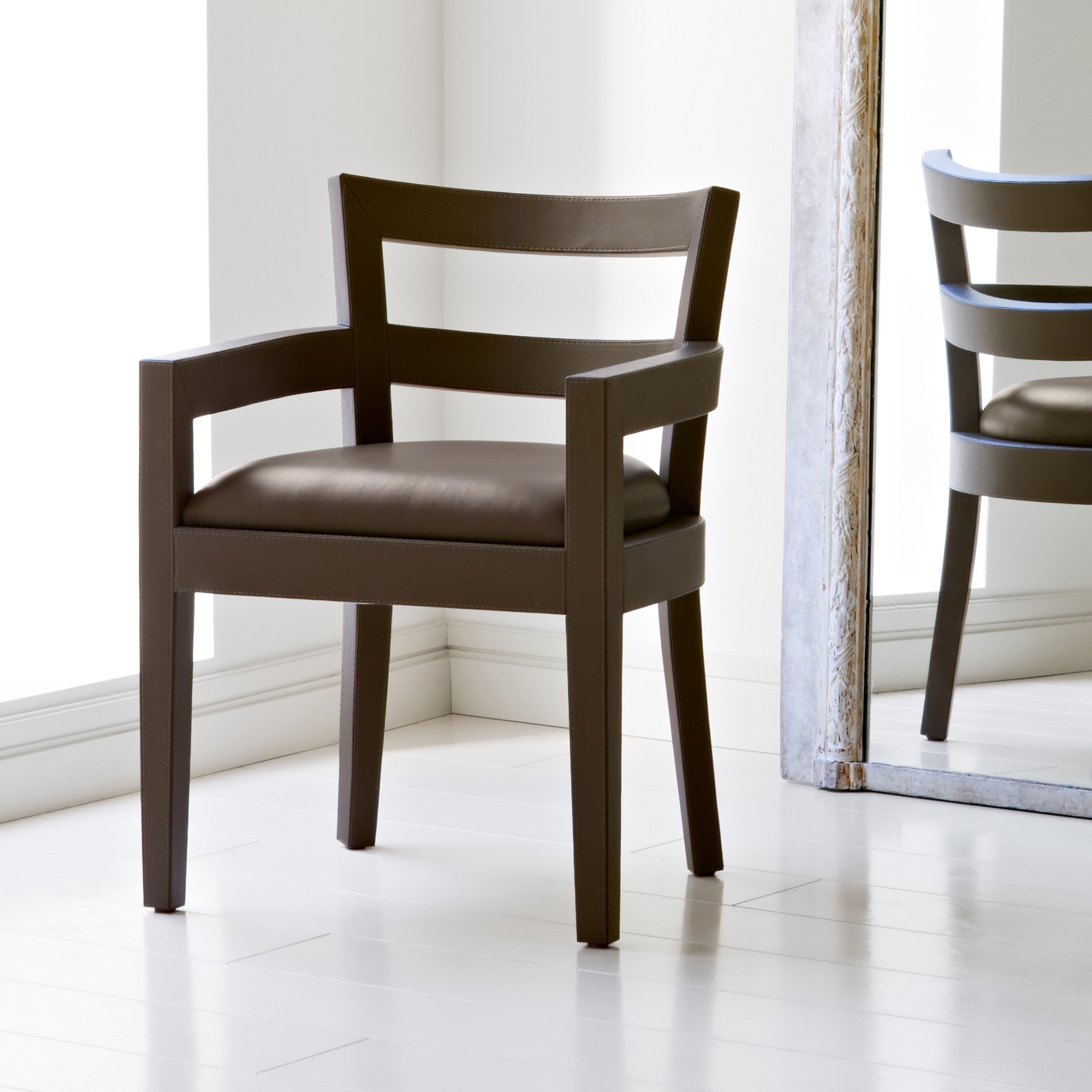 Mostrar el producto Louvre con brazo silla del fabricante BALTUS