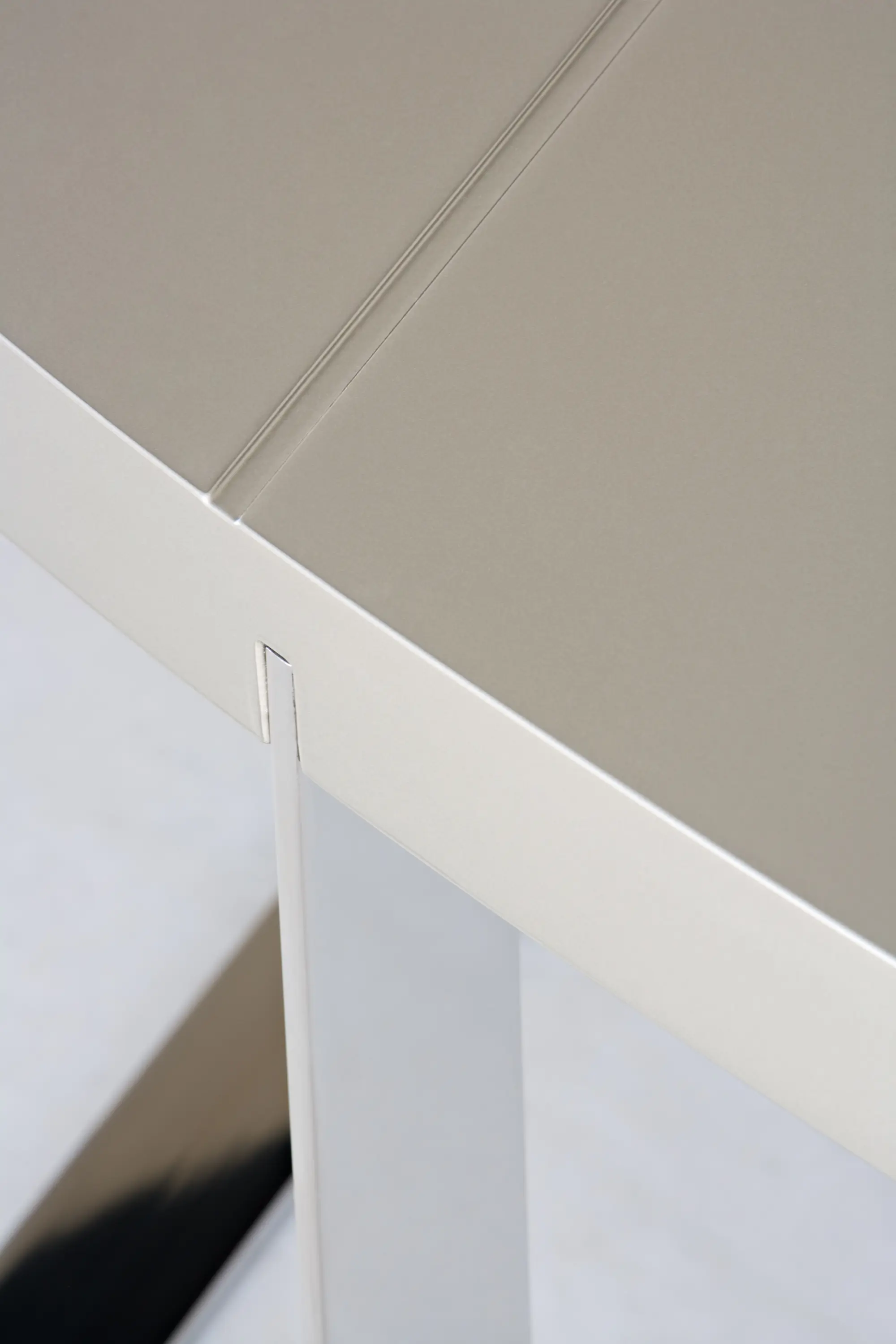 BALTUS - Oval dining table