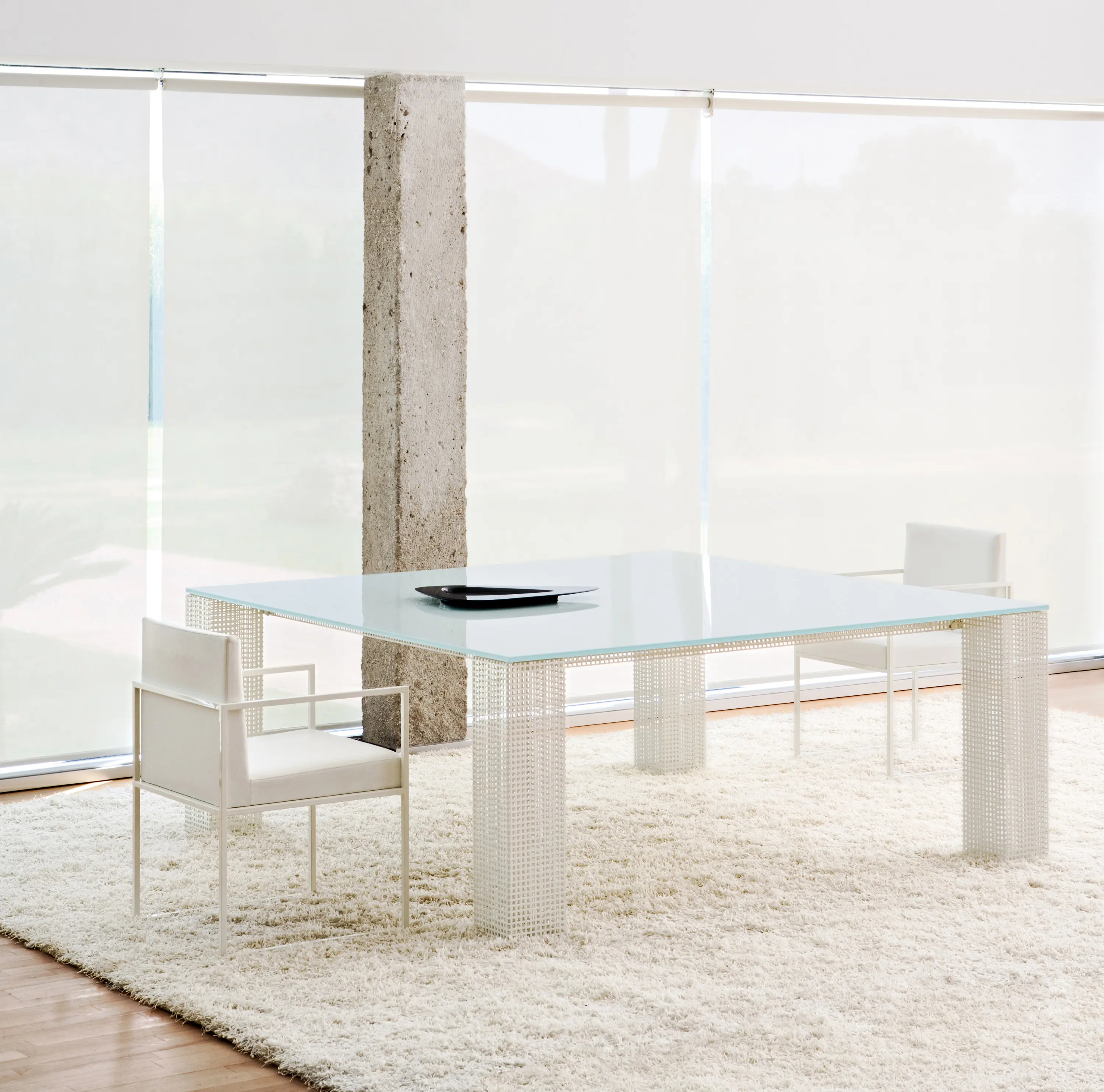 BALTUS - Petronas dining table