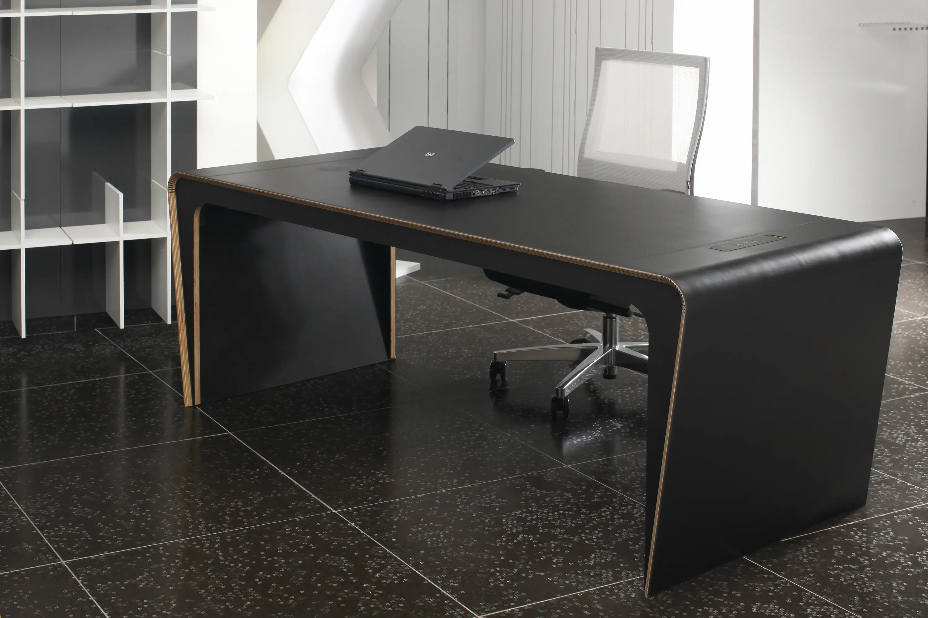 Dizz Concept - Lir table