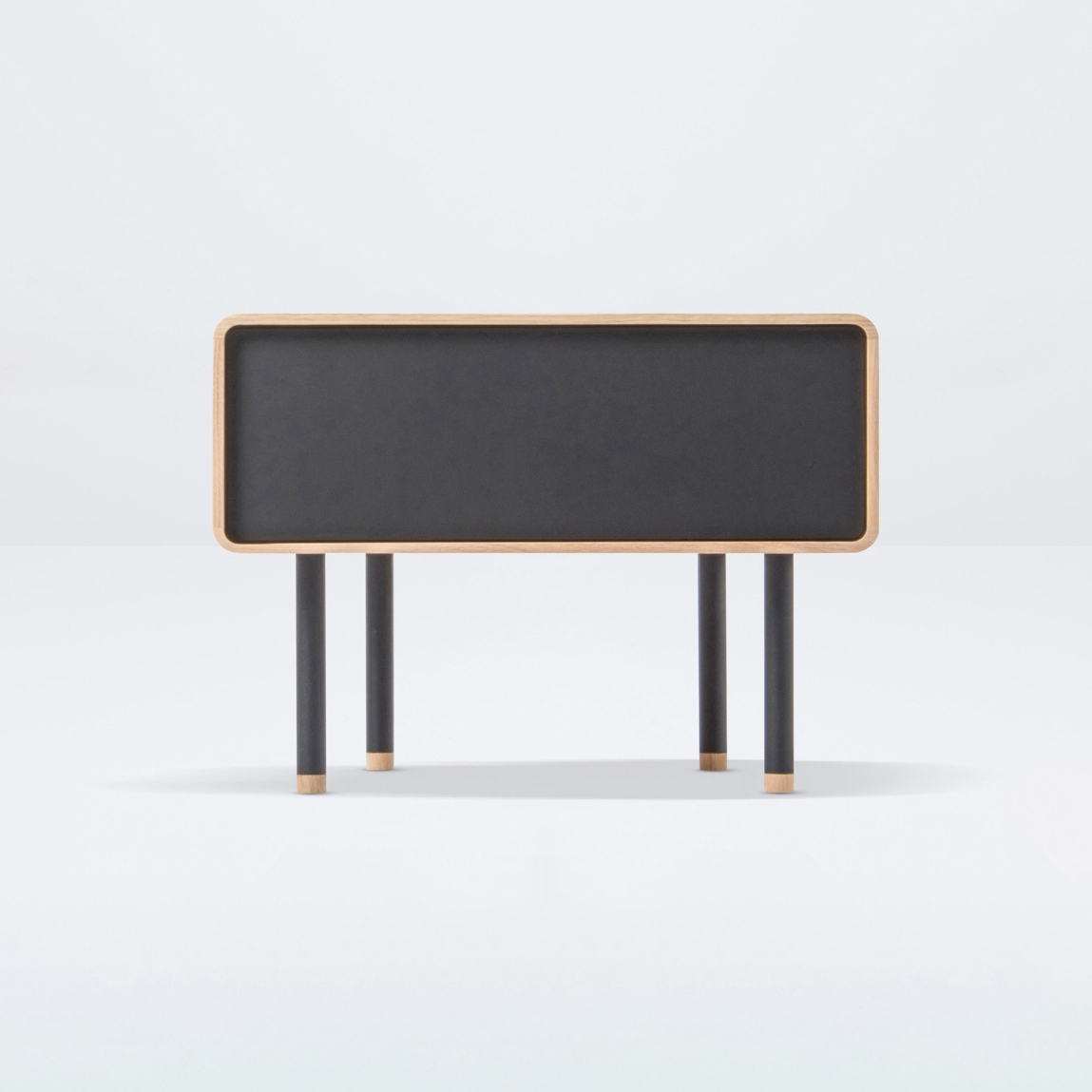 BEDS & NIGHTSTANDS
