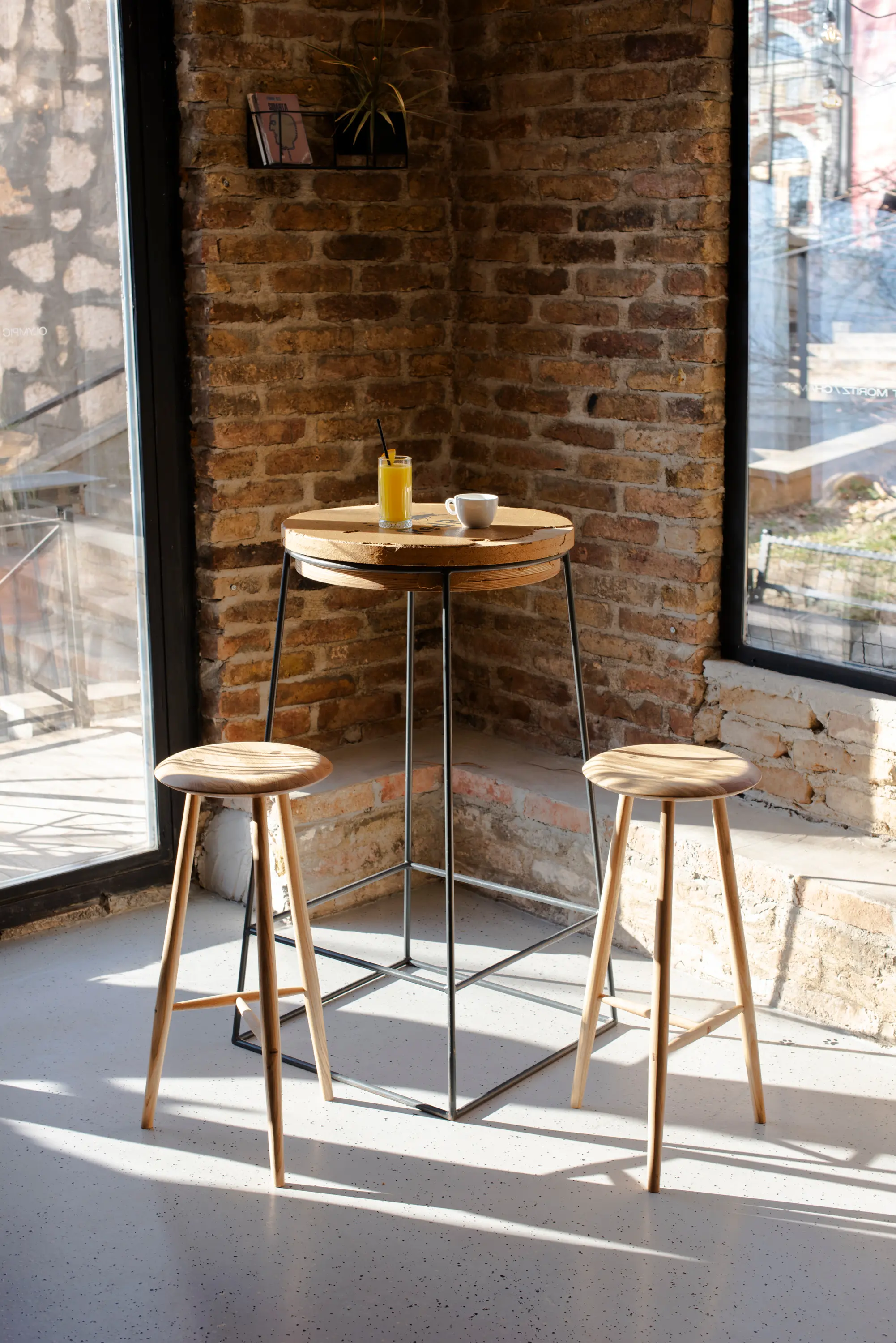 GAZZDA - Blanc Counter Stool