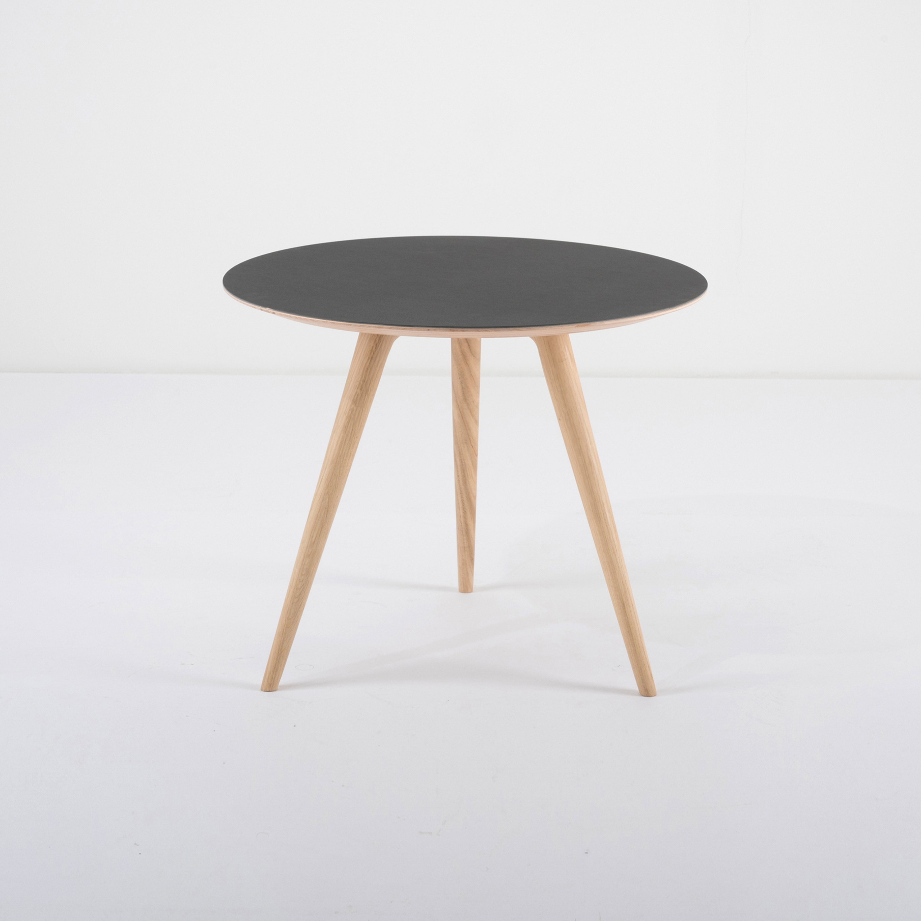 Arp | side table ϕ 55