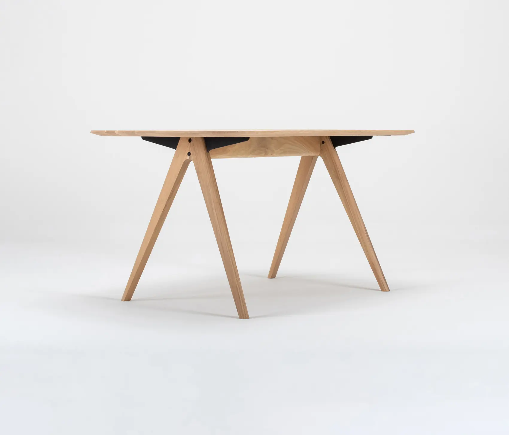 GAZZDA - Ava Table | 140x90