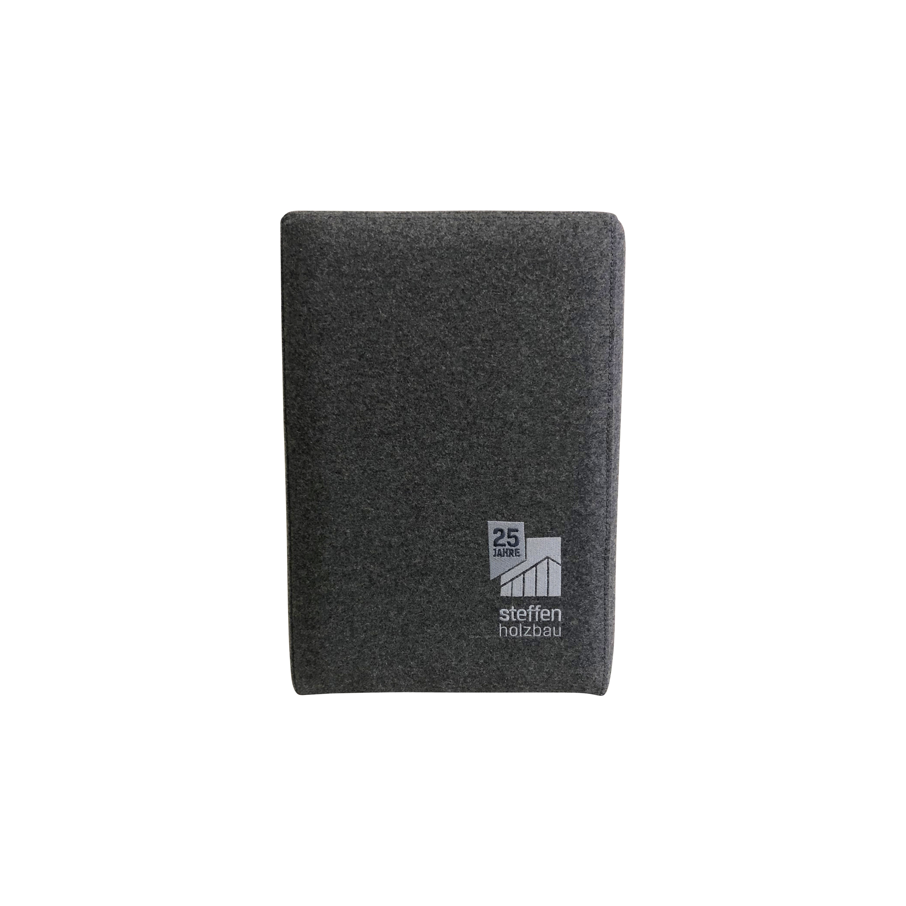 Display product Pomp Branded Hocker from manufacturer Ruhe & Raum