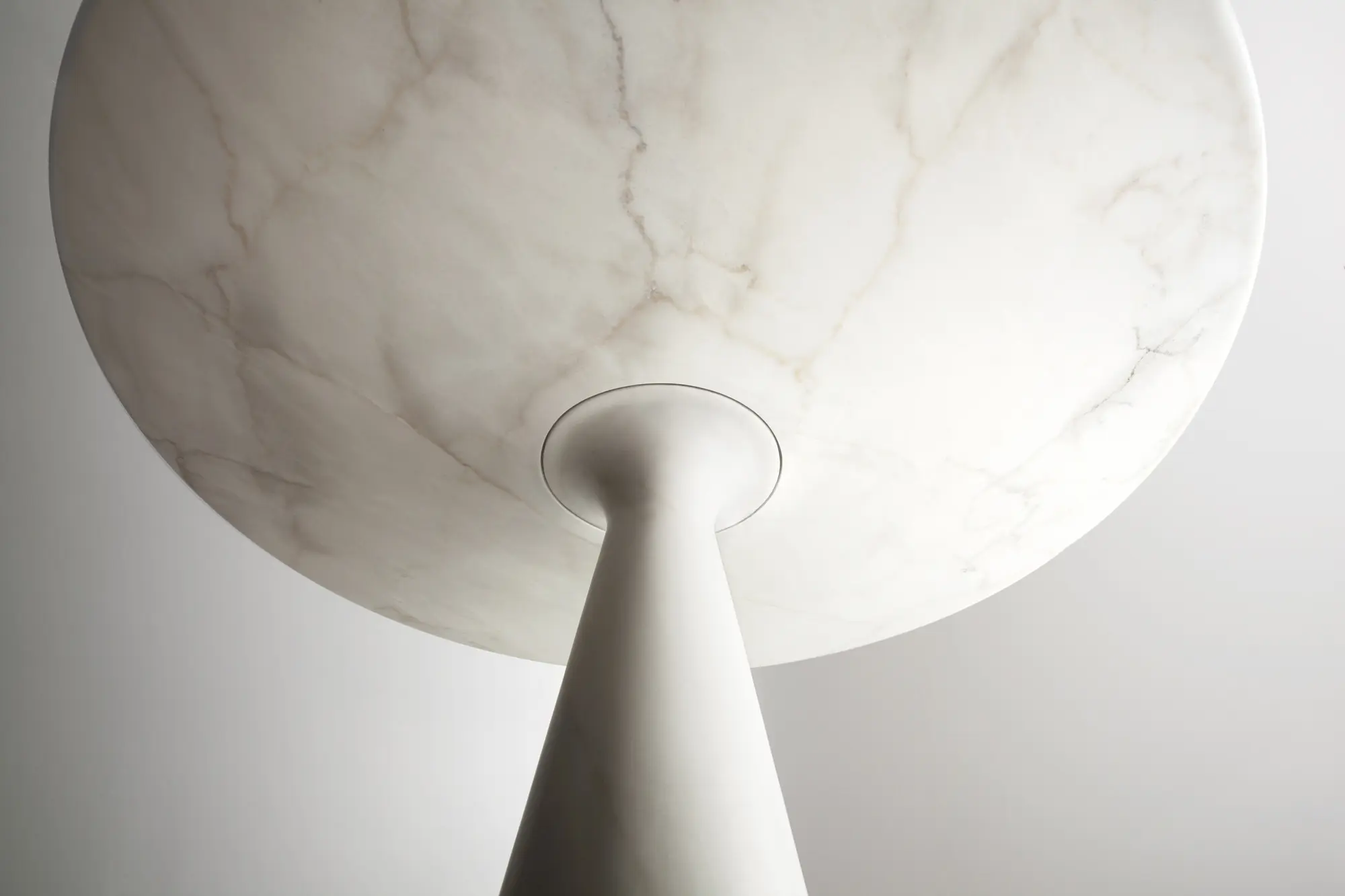 NEUTRA by Arnaboldi Angelo - LEAF SL 140 round dining table in stone