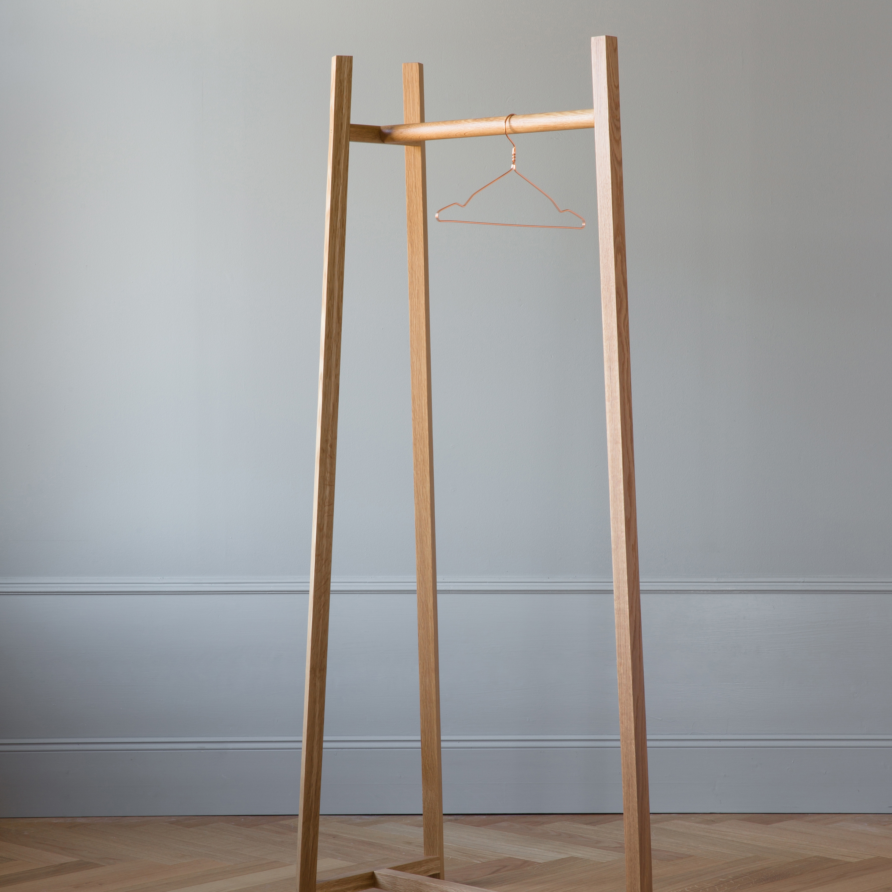 Afficher le produit Lonna coat stand | Medium du fabricant Made by Choice