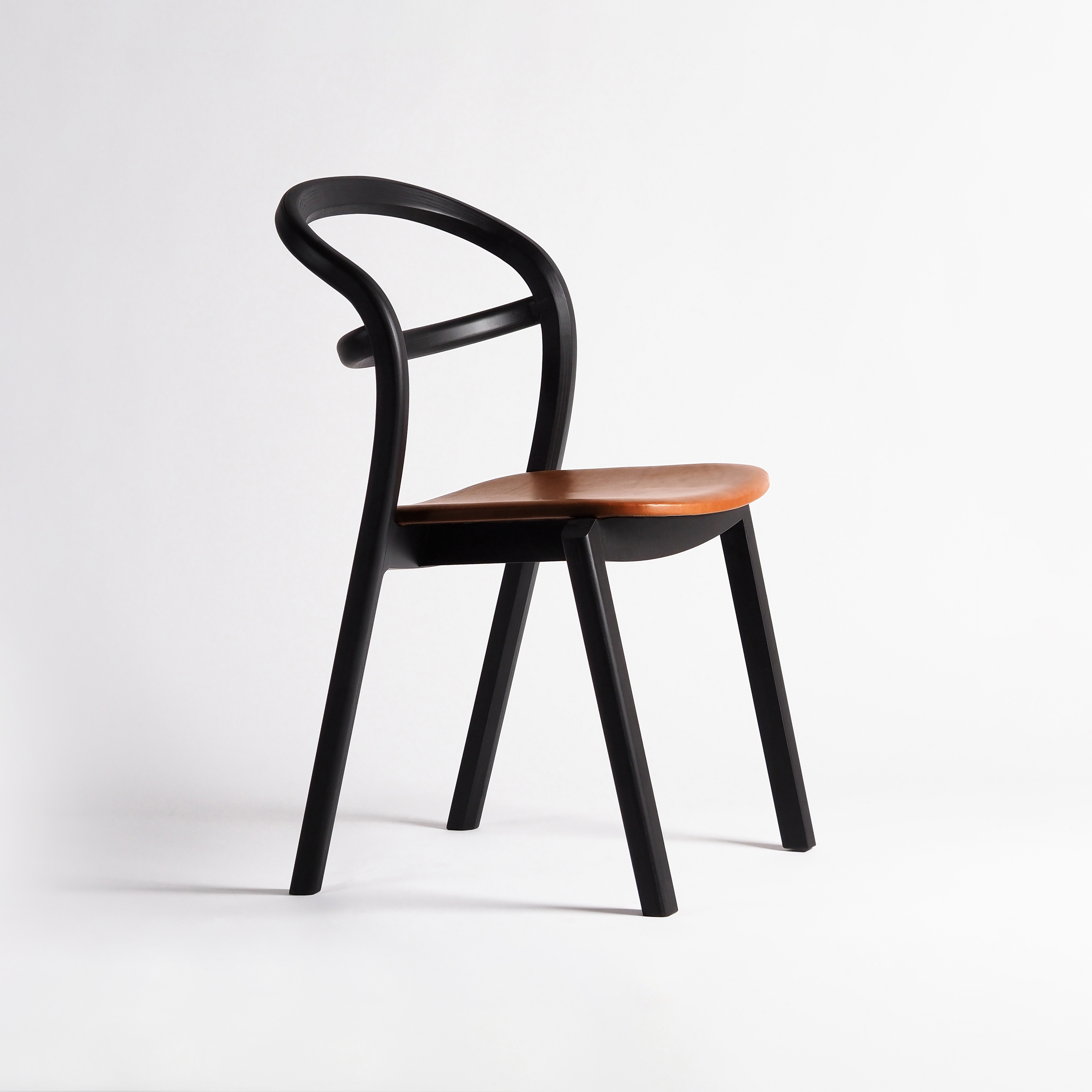 Afficher le produit Kastu black & leather du fabricant Made by Choice