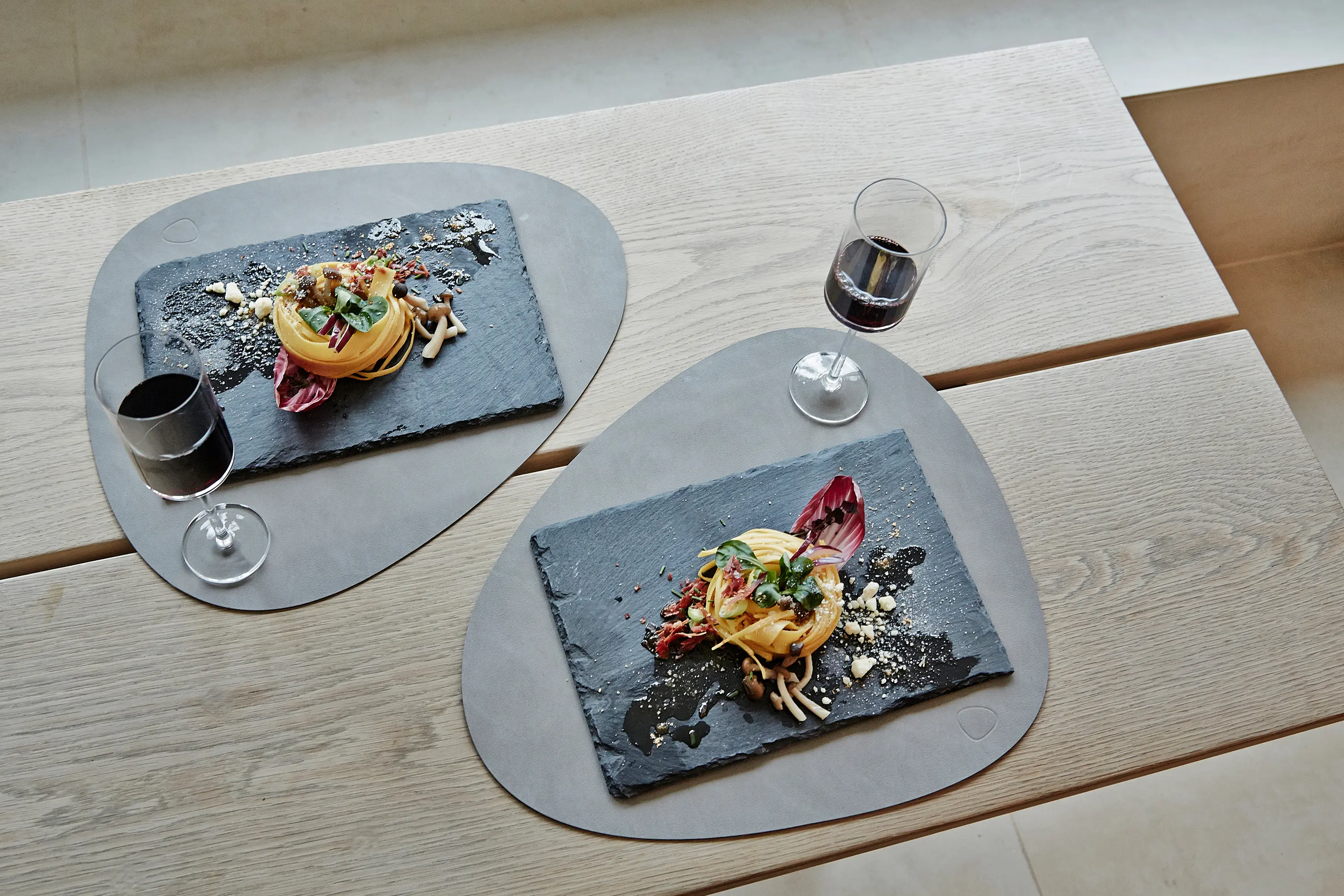 LINDDNA - Table Mat | curve L