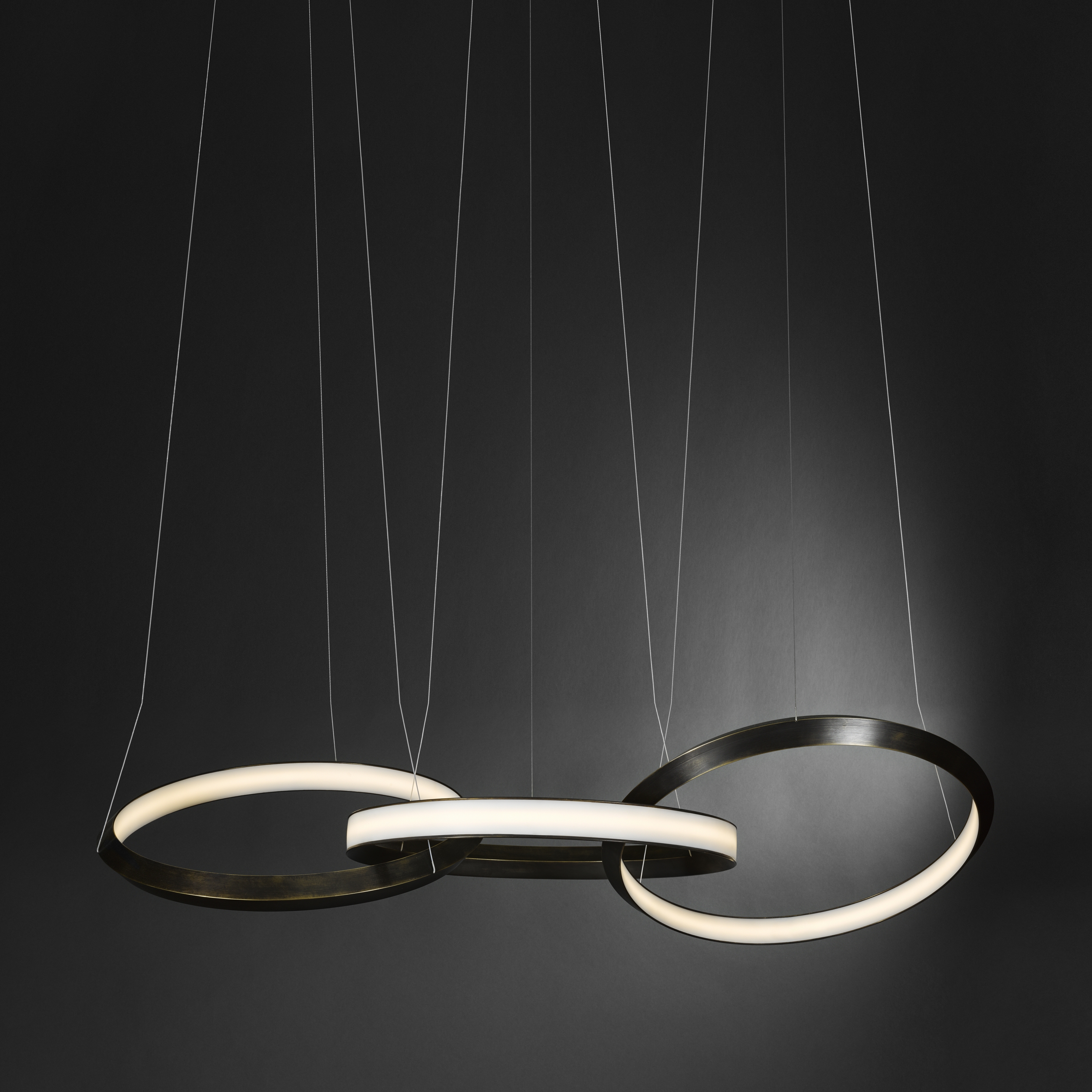 Mostra il prodotto Oracle 3 ring del produttore Christopher Boots