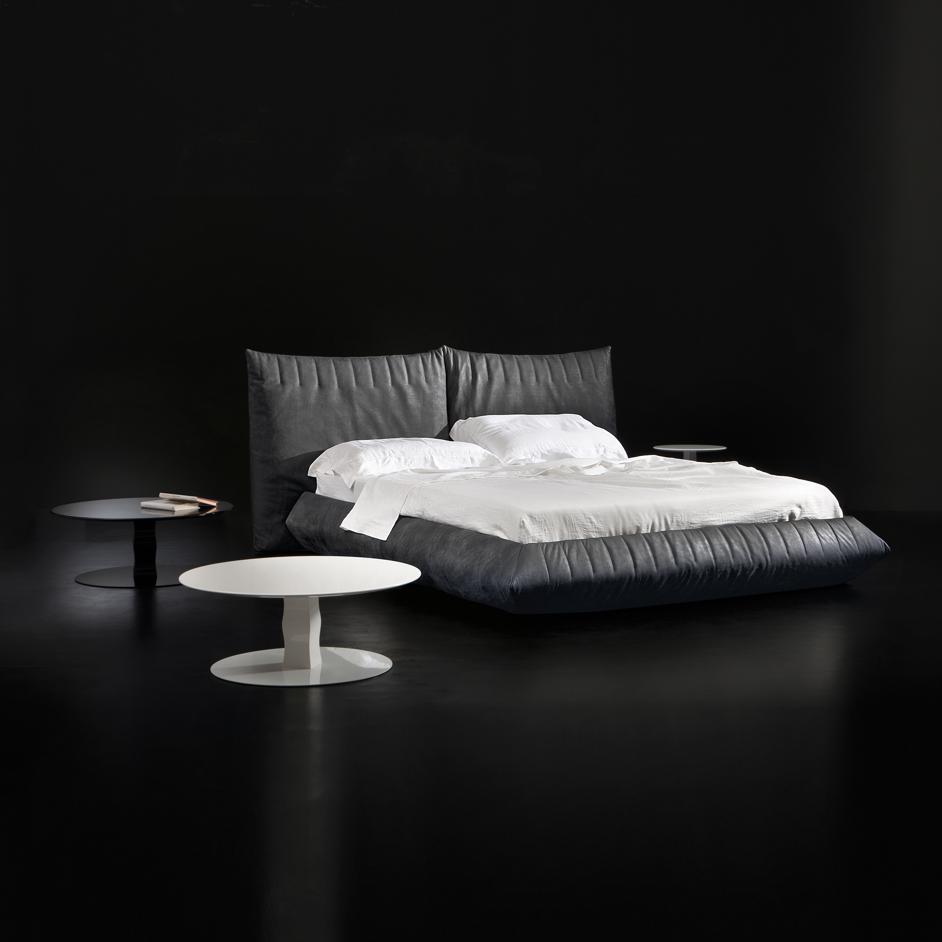 Mostra il prodotto Bellavita Letto del produttore Alberta Pacific Furniture