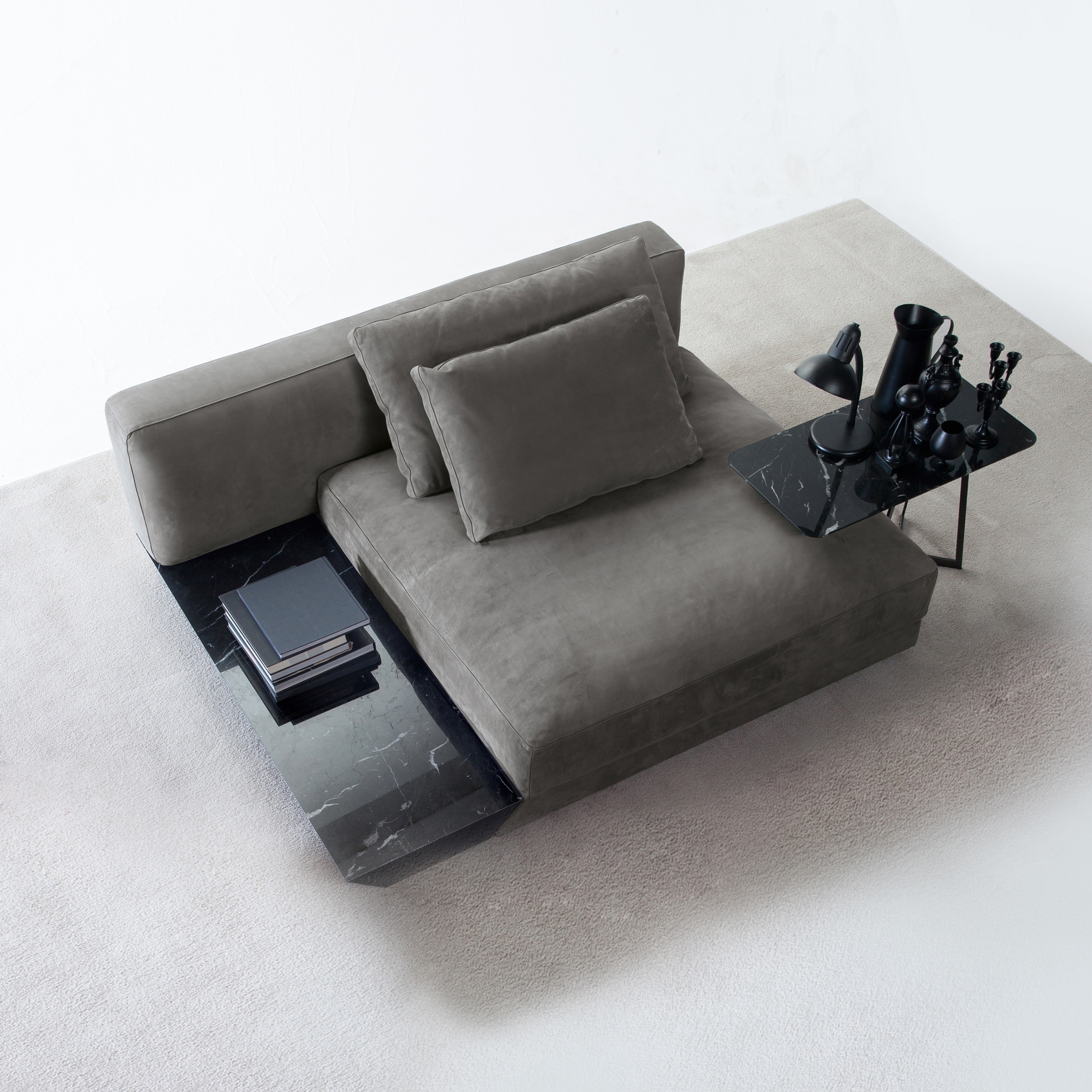 Afficher le produit Floyd du fabricant Alberta Pacific Furniture