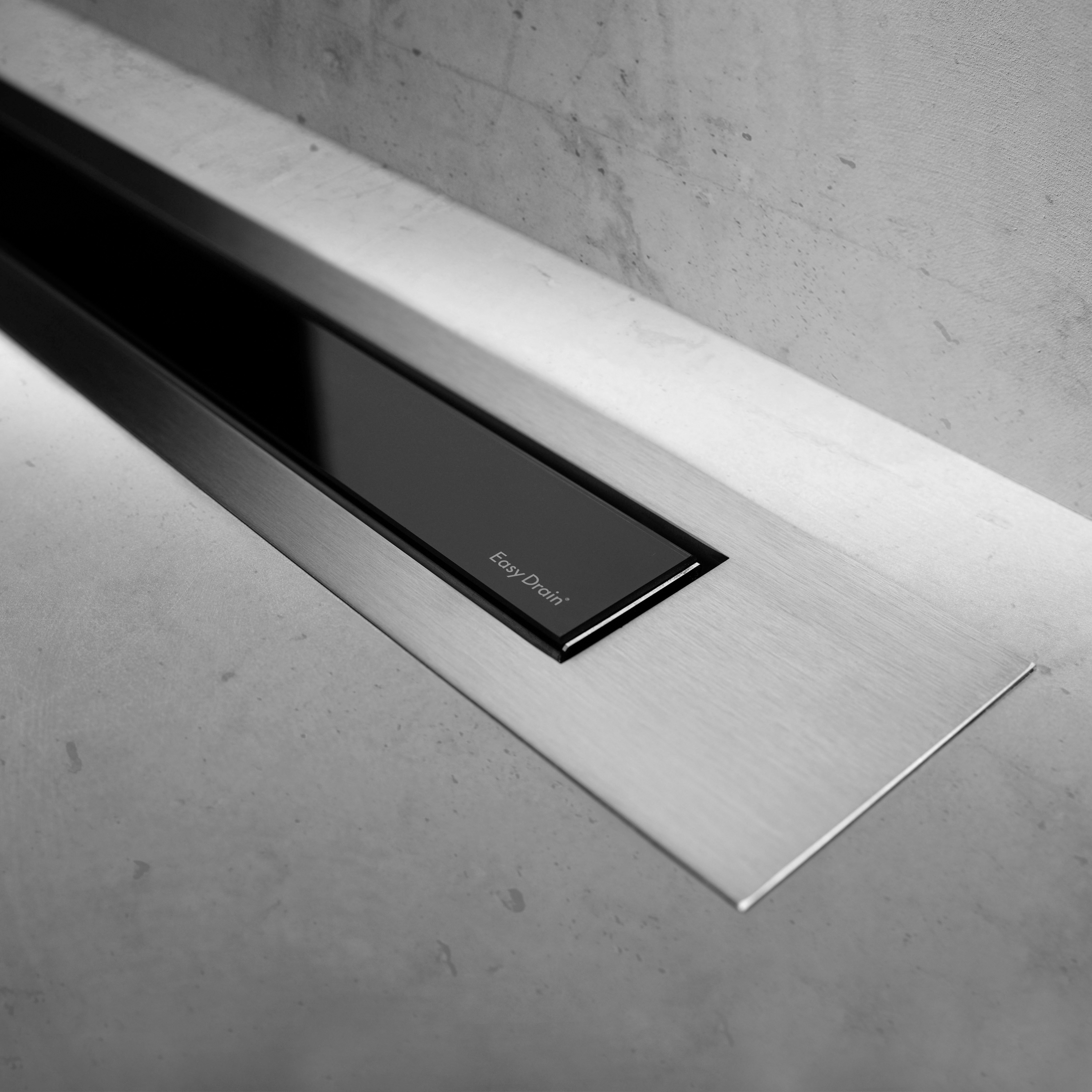 Display product Modulo Design Z-4 Brush Black Glass from manufacturer Easy Drain