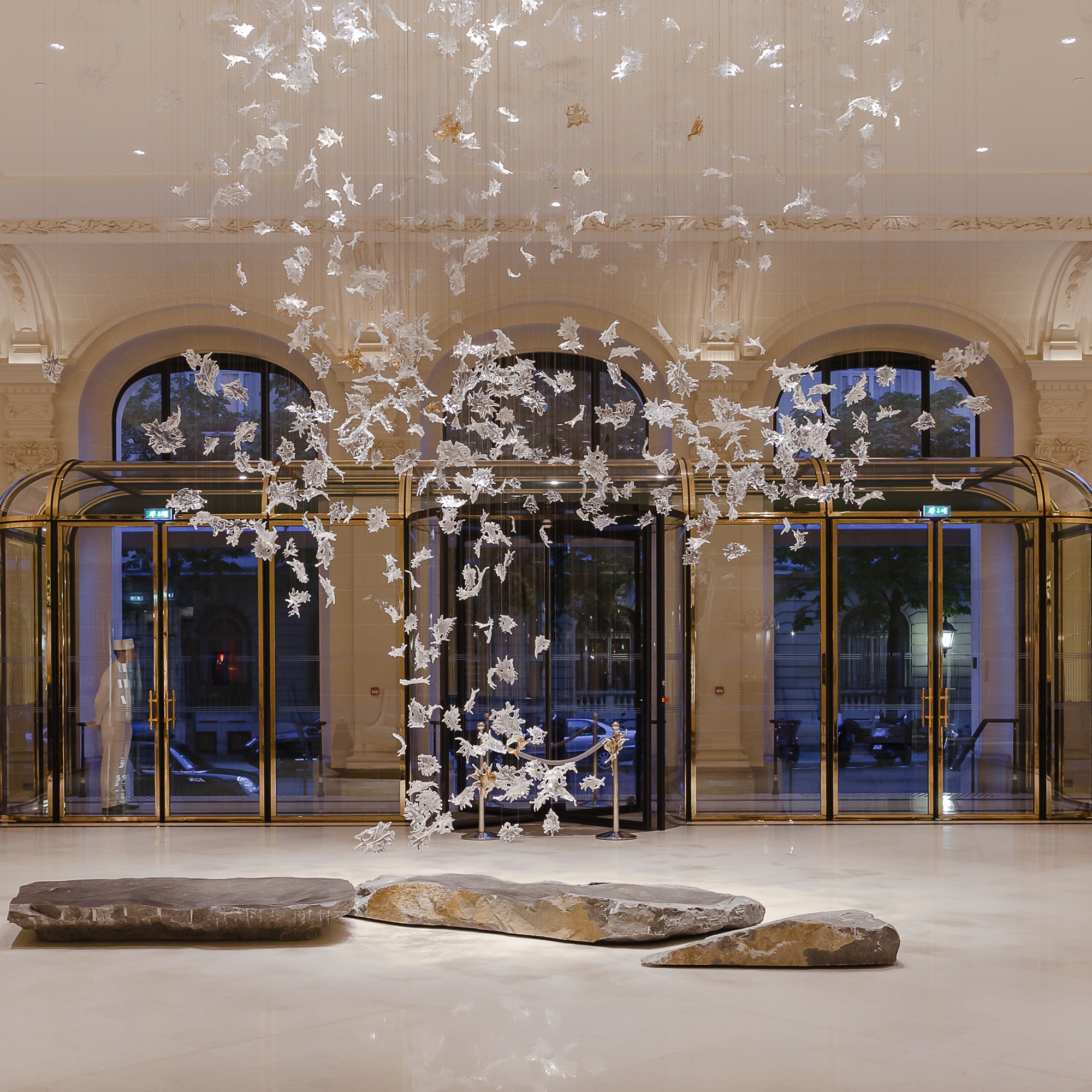 Mostra il prodotto Dancing Leaves del produttore LASVIT