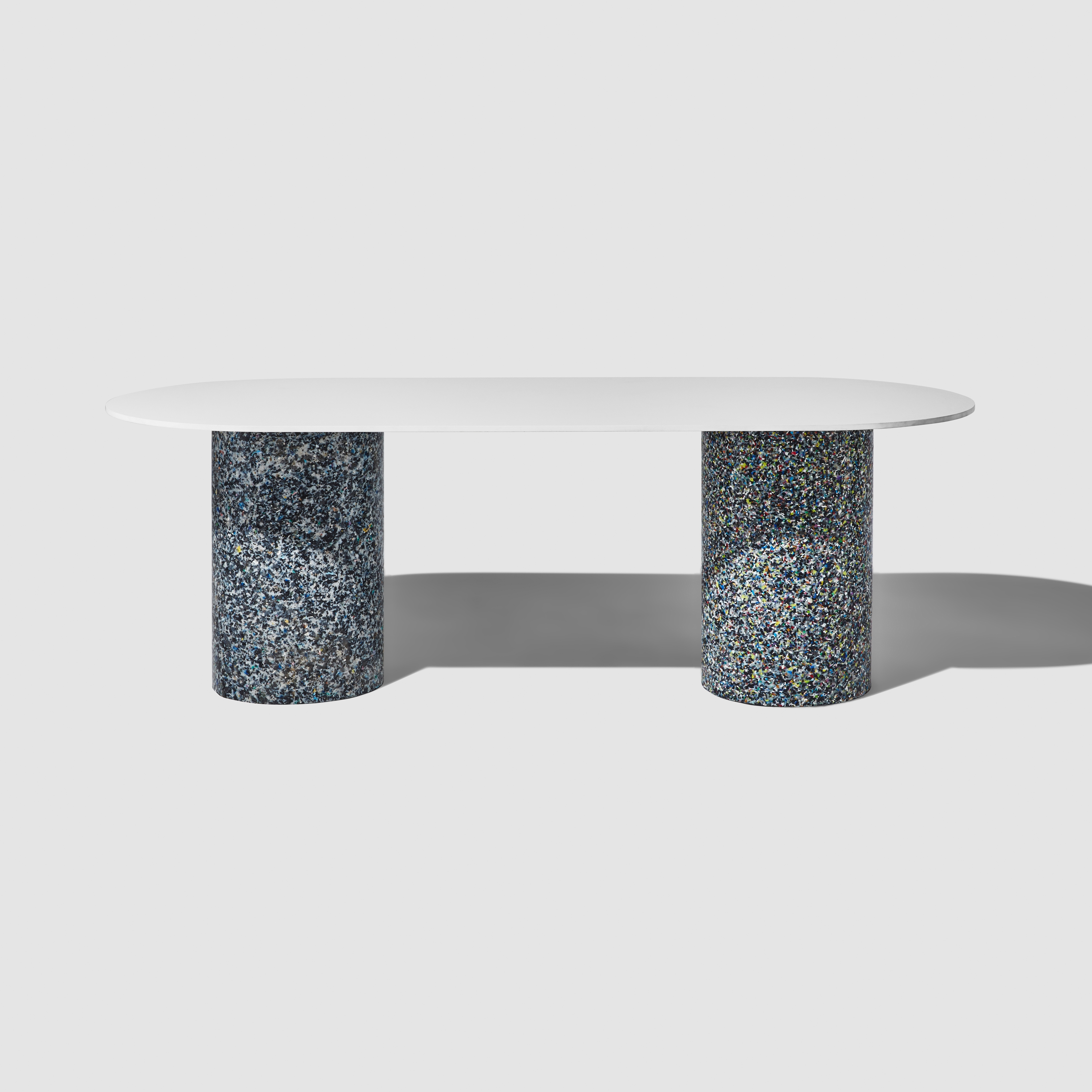 Mostra il prodotto Confetti Dining Table del produttore DesignByThem