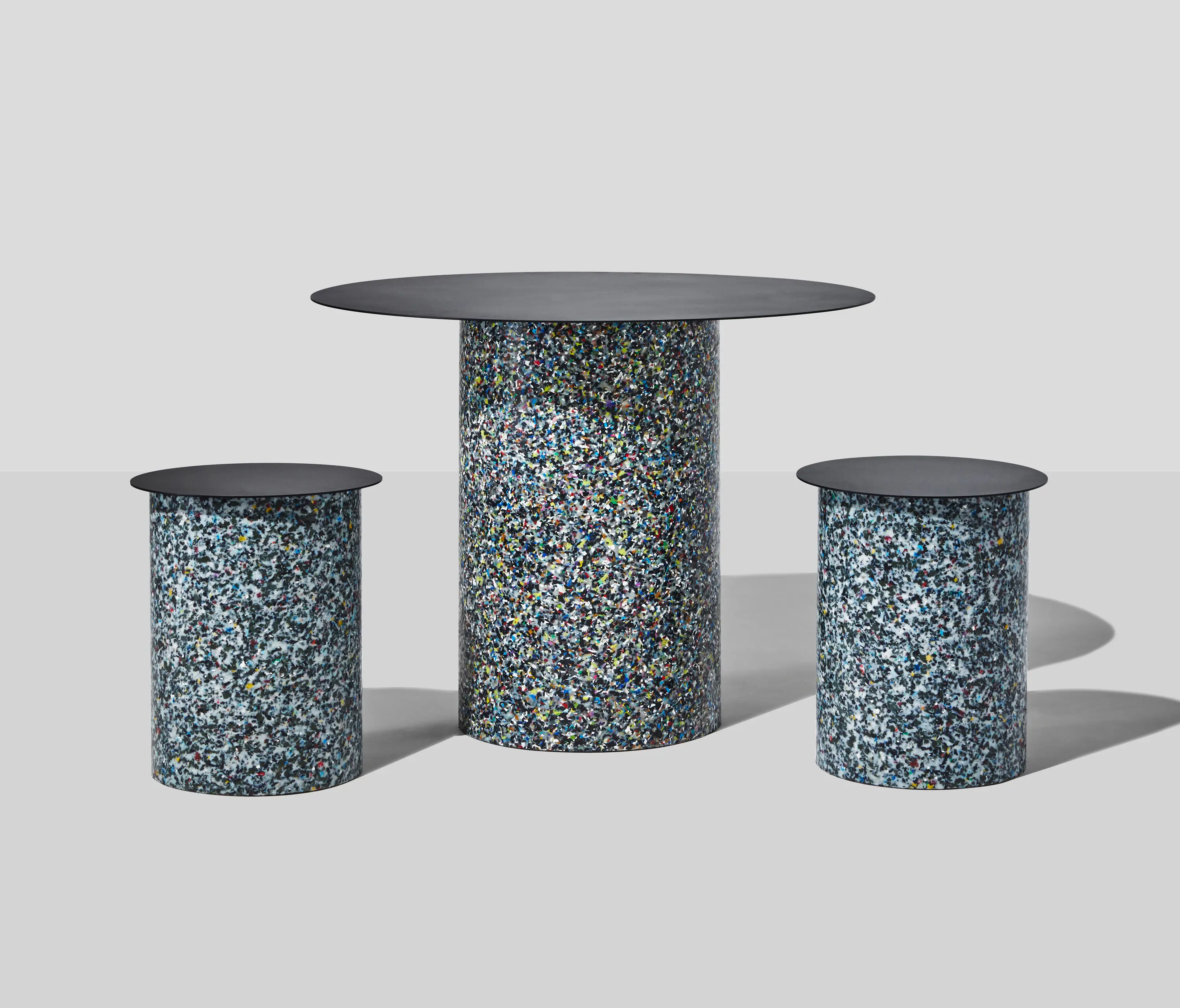 DesignByThem - Confetti Round Table