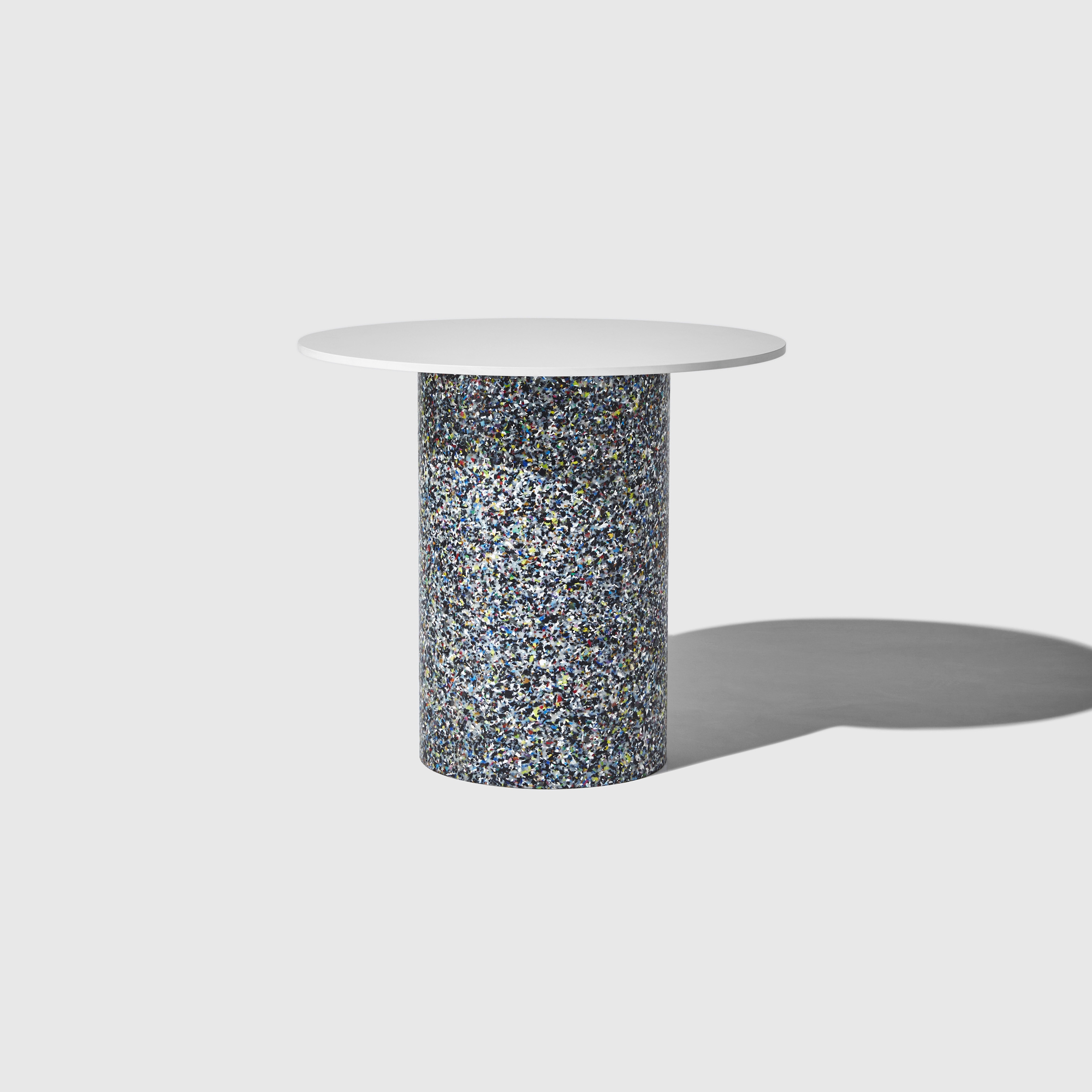 Produkt Confetti Round Table des Herstellers DesignByThem anzeigen