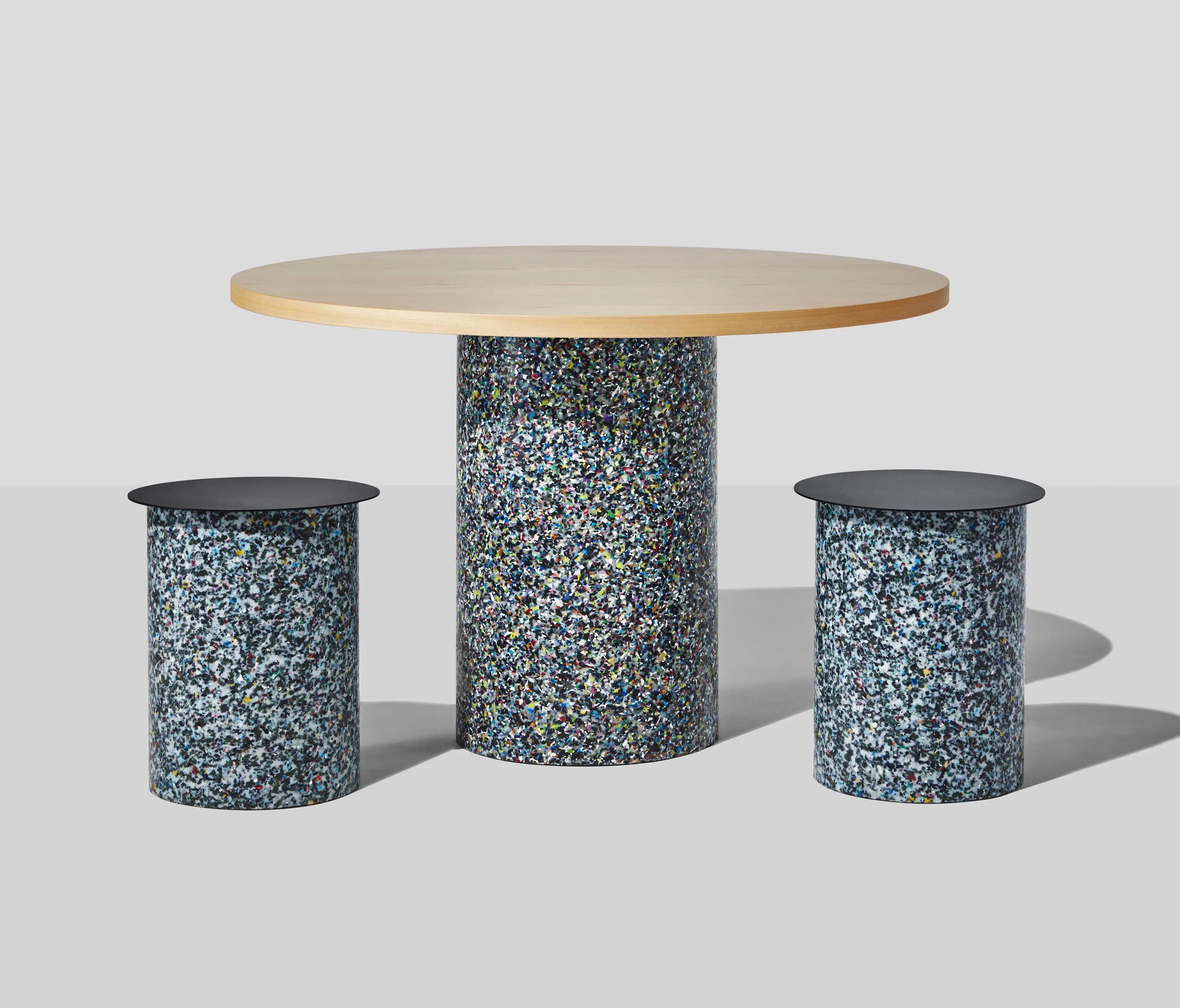 DesignByThem - Confetti Round Table