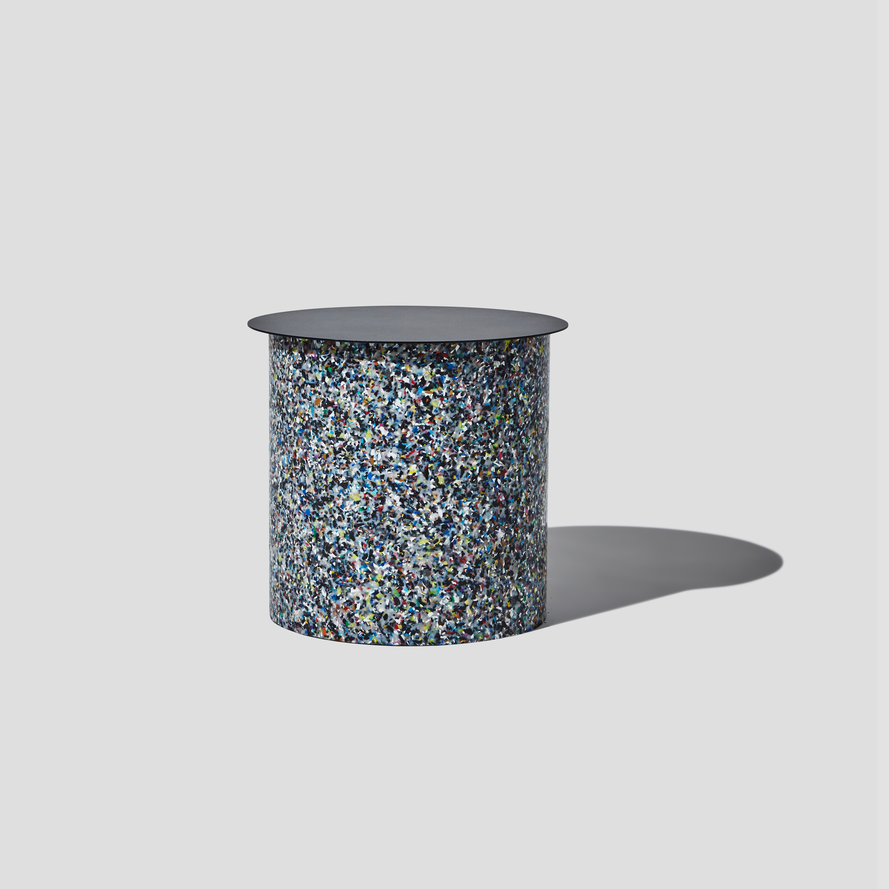 Mostra il prodotto Confetti Side Table del produttore DesignByThem