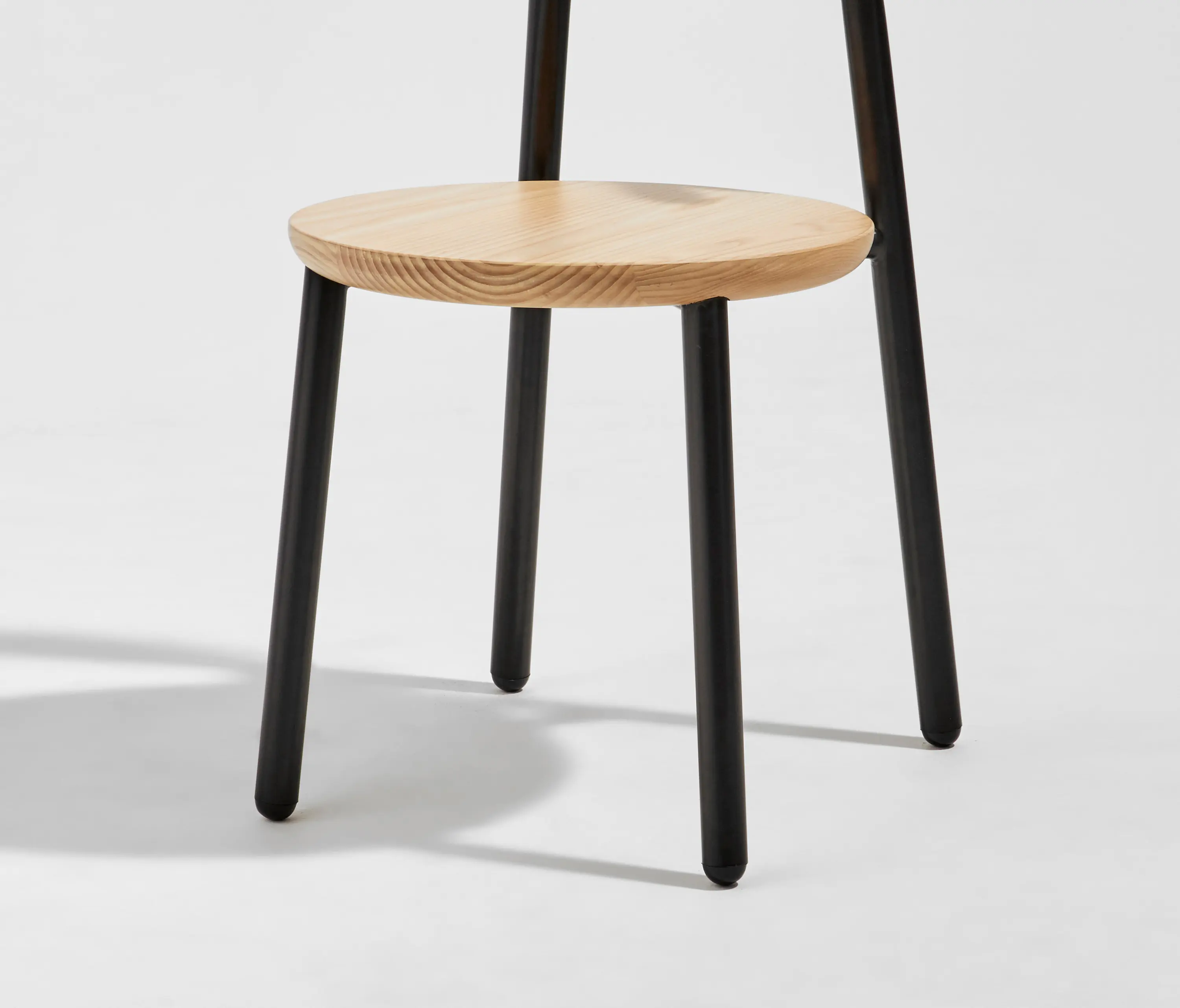 DesignByThem - Them Chair