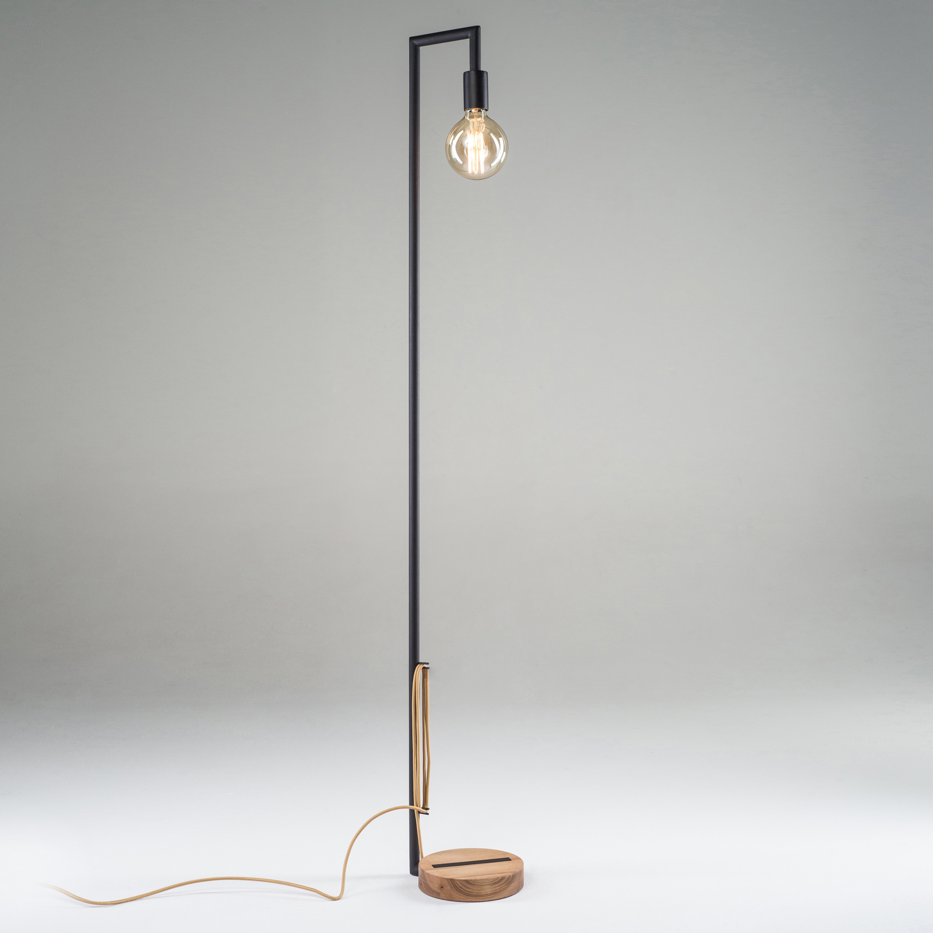 SO1 Floor Lamp